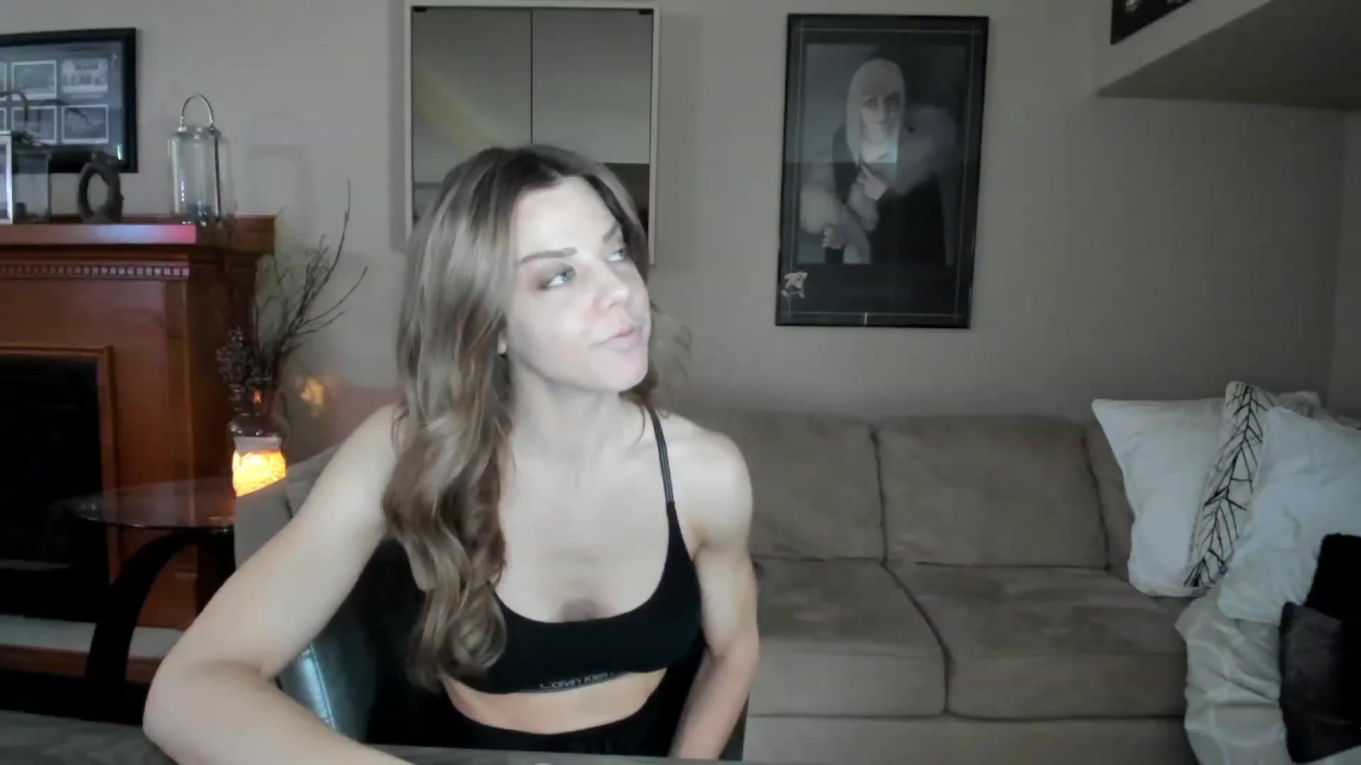 Gallery image thumbnail from Auvrielle's myfreecams stream on, 01/31/2023, 16:21 image 10 of 20