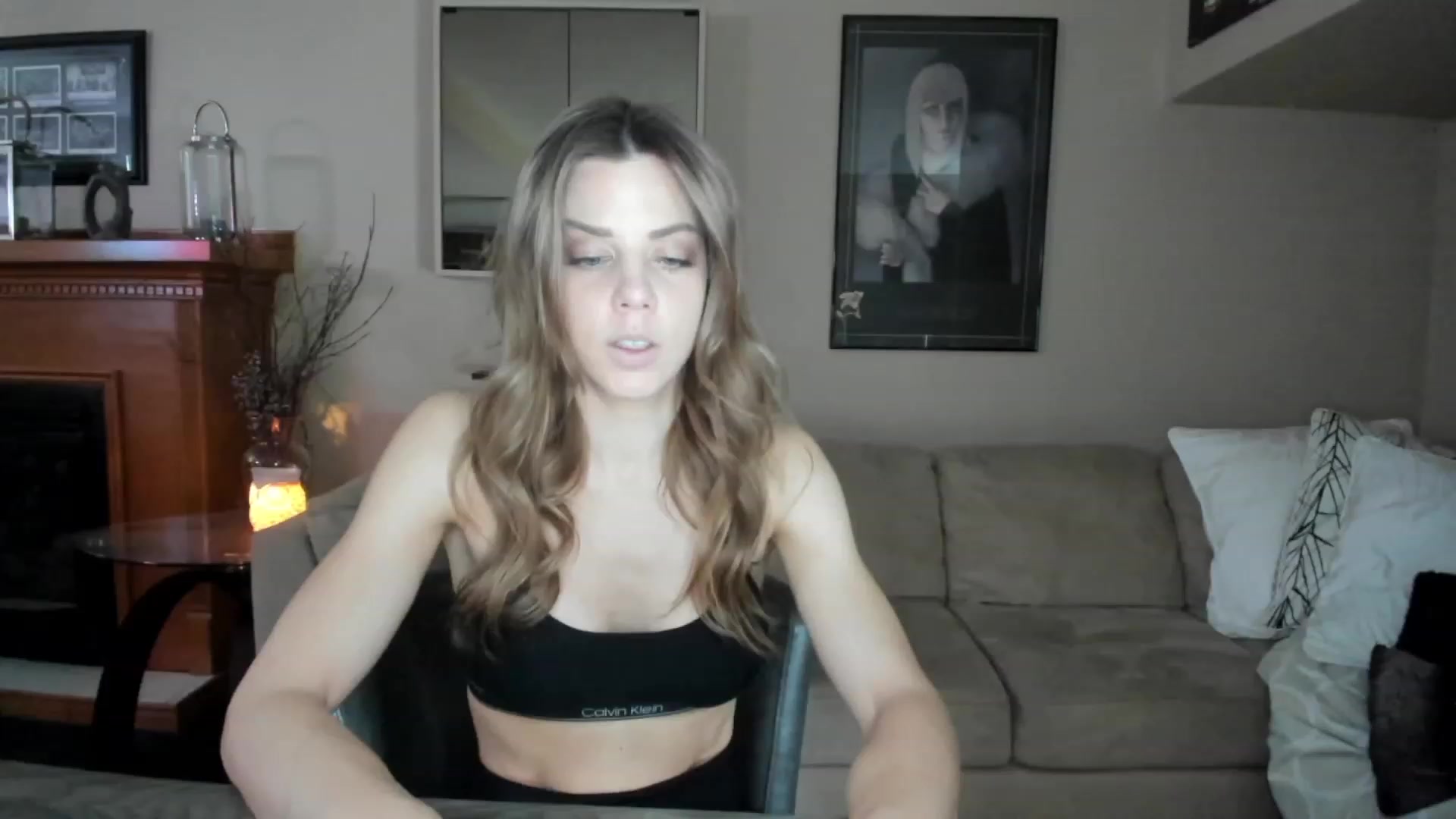 Gallery image thumbnail from Auvrielle's myfreecams stream on, 01/31/2023, 16:21 image 1 of 20