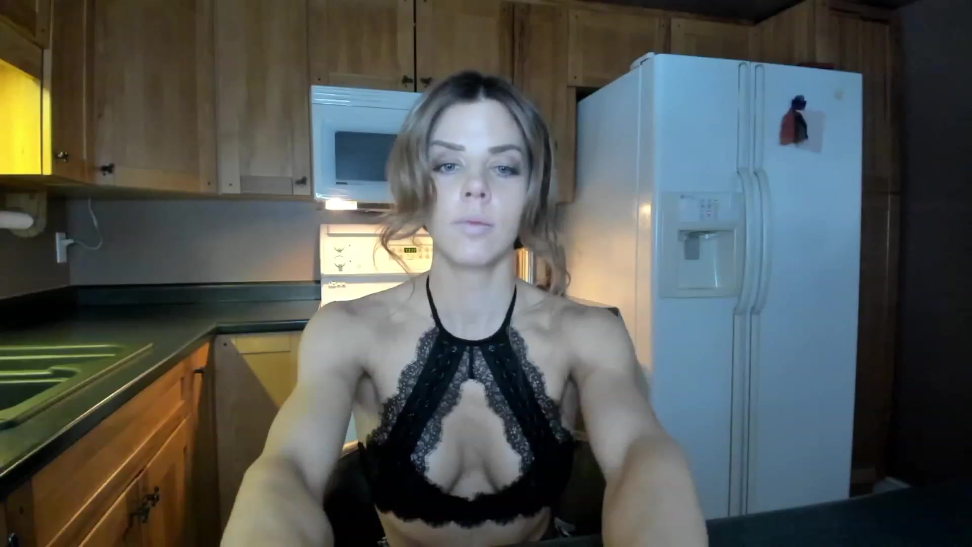 Gallery image thumbnail from Auvrielle's myfreecams stream on, 02/01/2023, 16:39 image 9 of 20