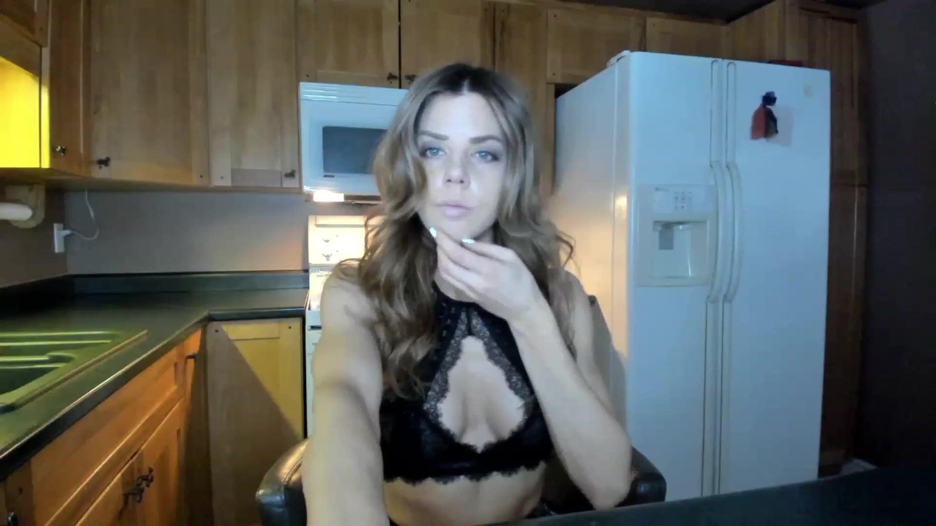 Gallery image thumbnail from Auvrielle's myfreecams stream on, 02/01/2023, 16:39 image 3 of 20