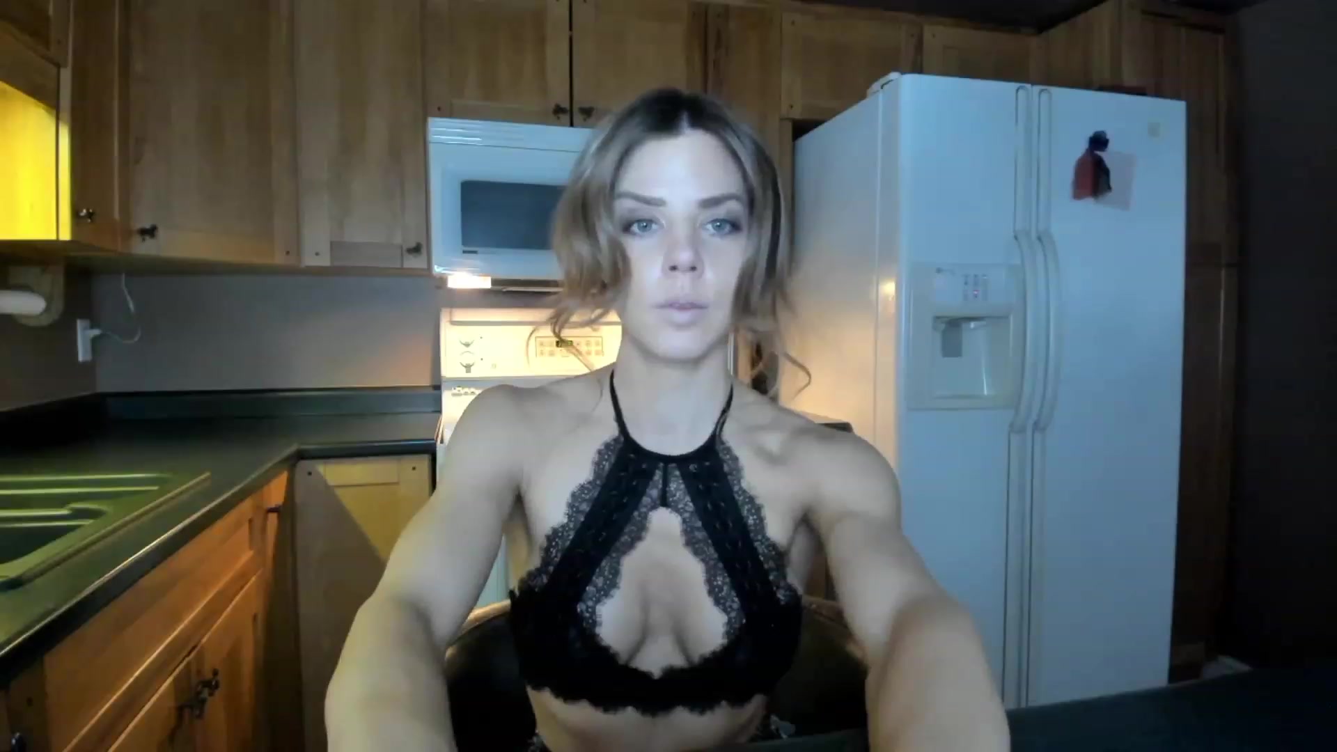 Gallery image thumbnail from Auvrielle's myfreecams stream on, 02/01/2023, 16:39 image 8 of 20