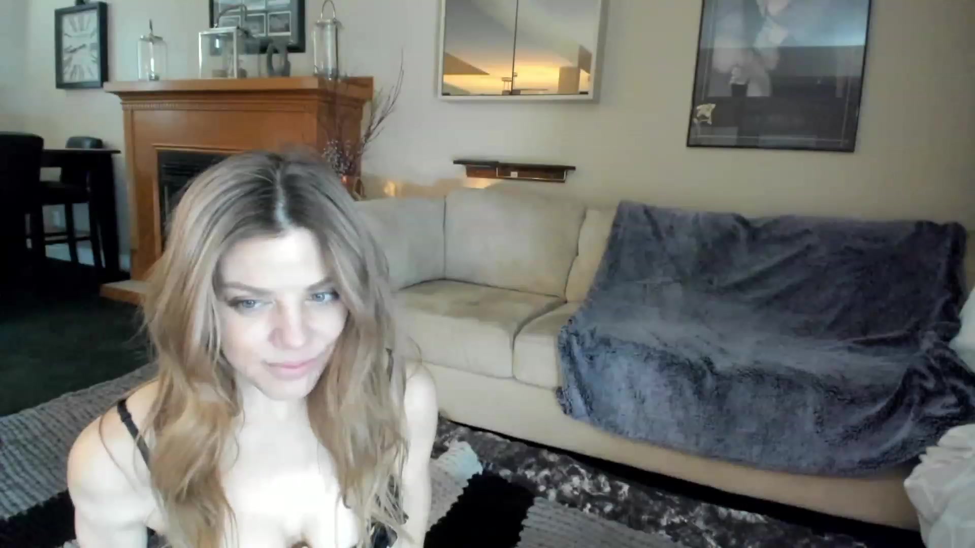 Gallery image thumbnail from Auvrielle's myfreecams stream on, 02/13/2023, 15:17 image 19 of 20