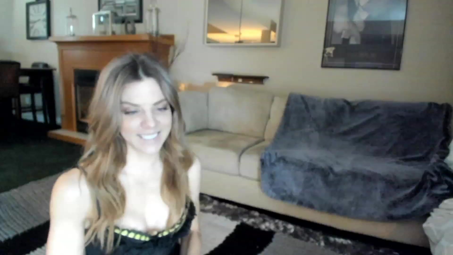 Gallery image thumbnail from Auvrielle's myfreecams stream on, 02/13/2023, 15:17 image 3 of 20