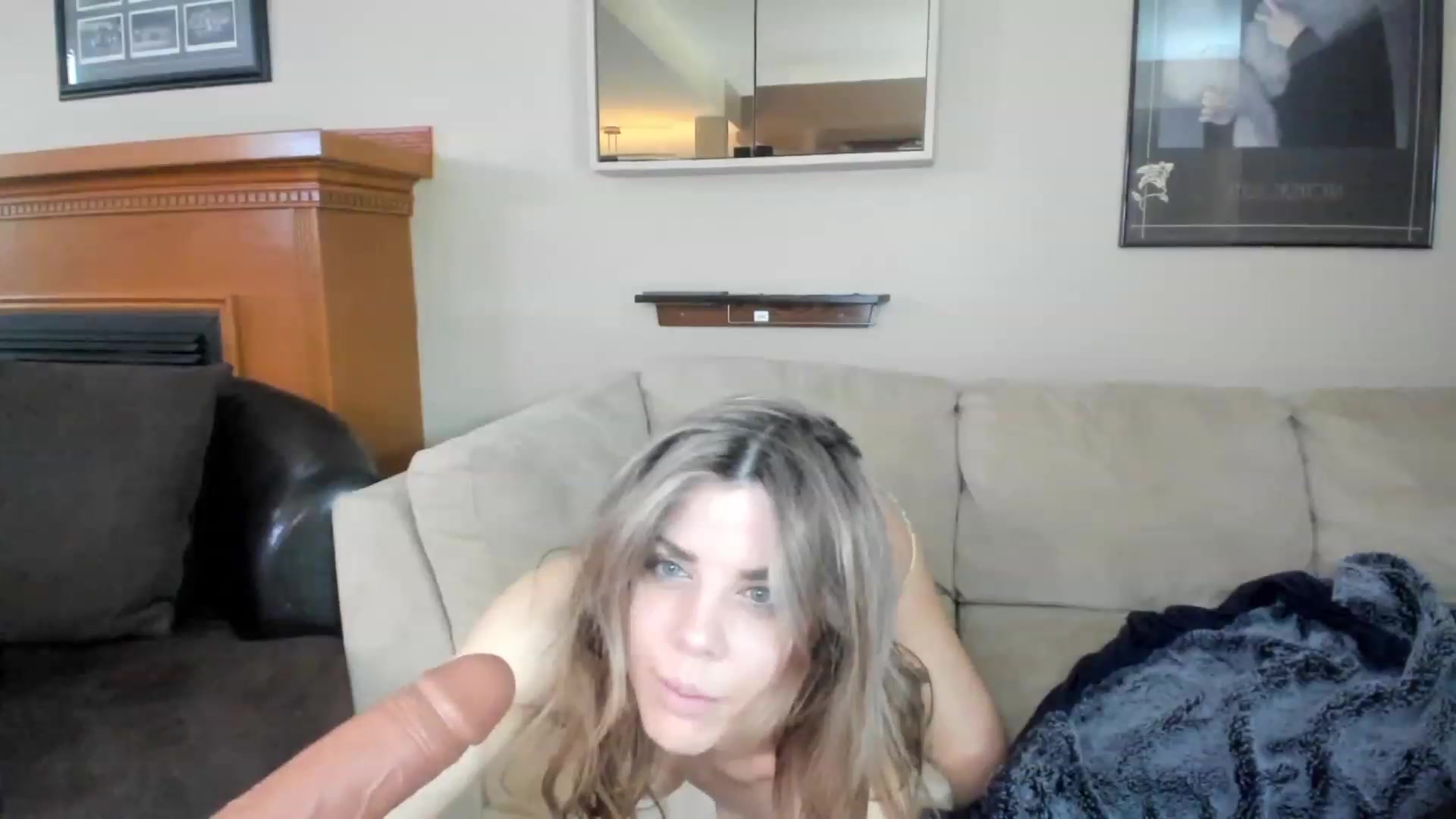 Gallery image thumbnail from Auvrielle's myfreecams stream on, 03/30/2023, 15:40 image 14 of 20