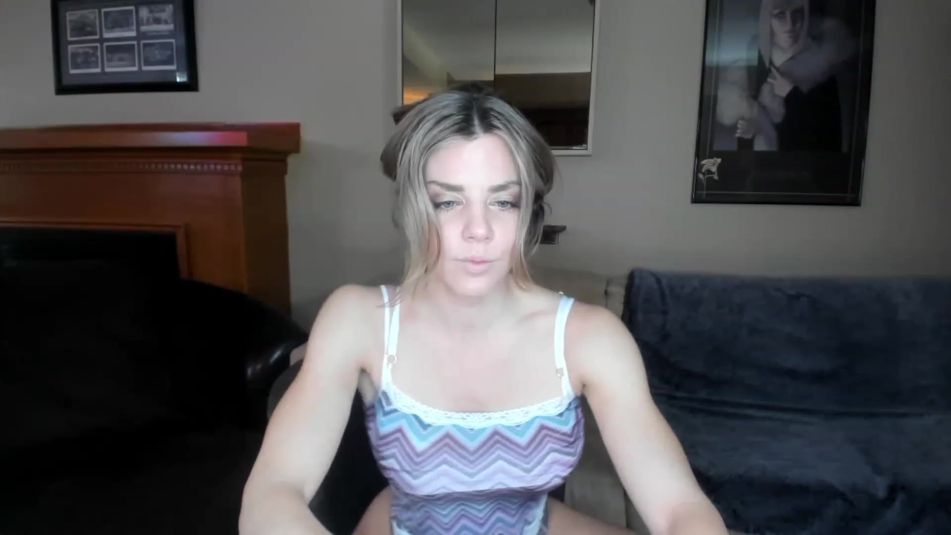 Gallery image thumbnail from Auvrielle's myfreecams stream on, 04/01/2023, 17:25 image 9 of 20