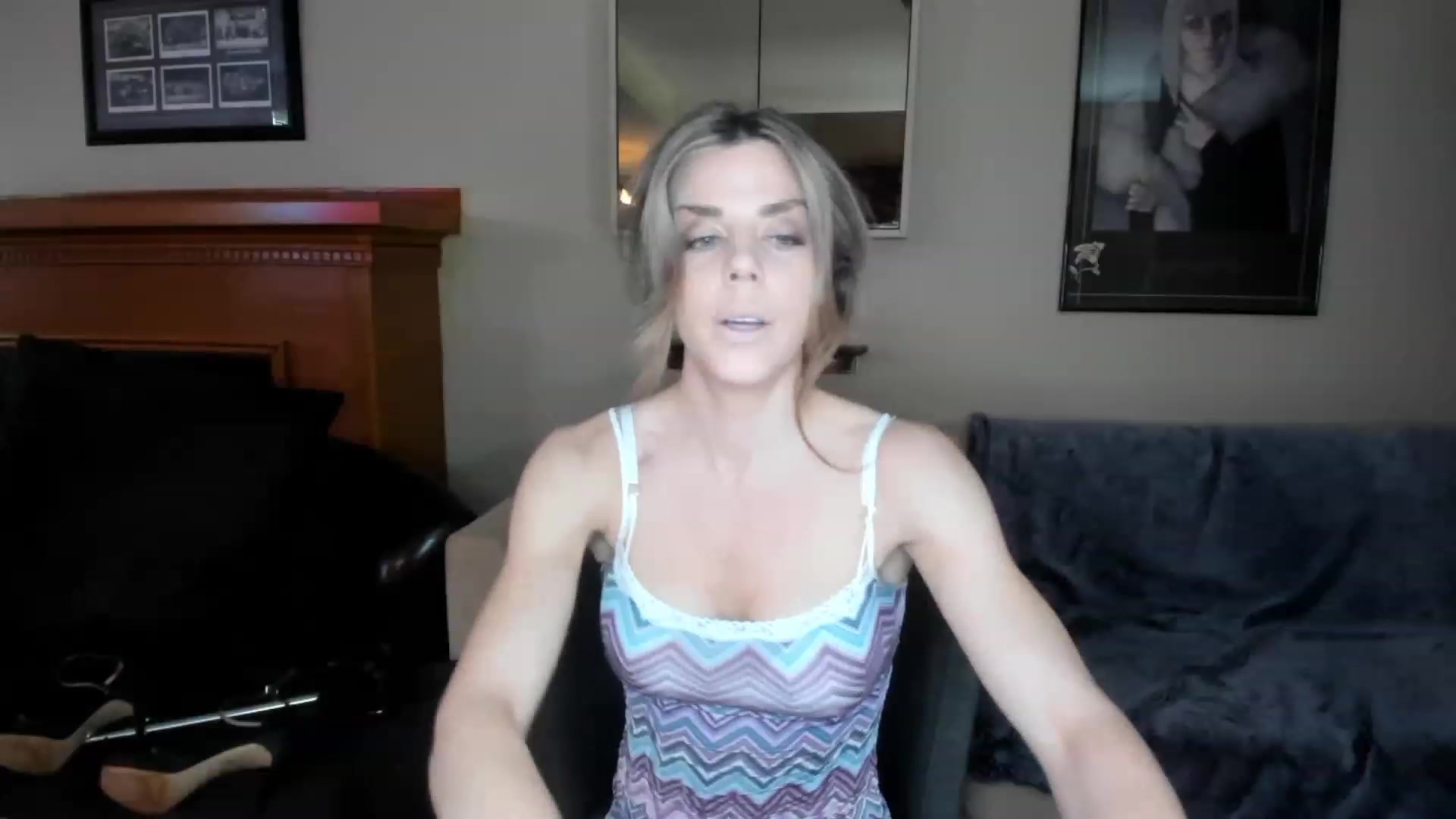 Gallery image thumbnail from Auvrielle's myfreecams stream on, 04/01/2023, 17:25 image 19 of 20