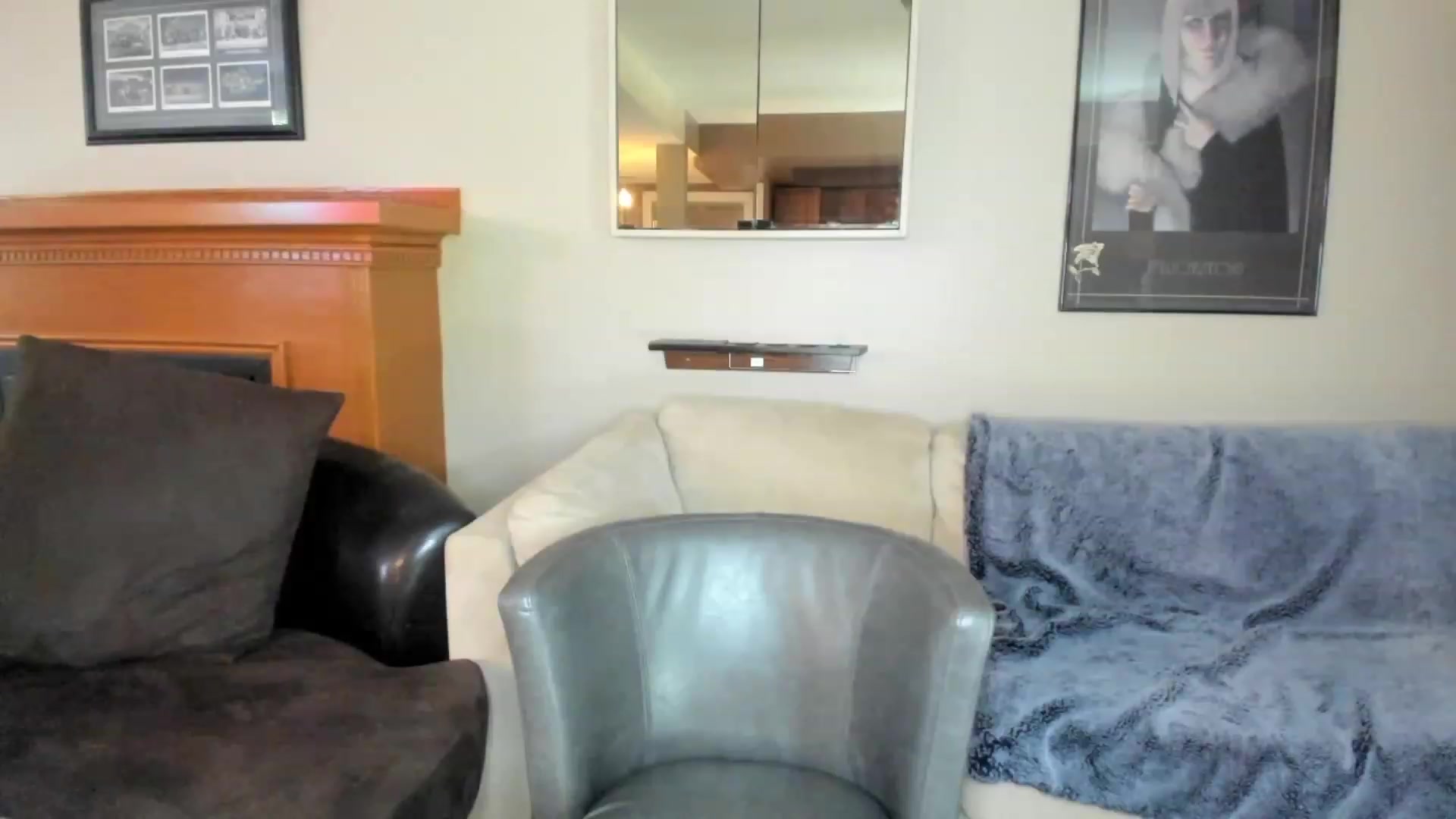 Gallery image thumbnail from Auvrielle's myfreecams stream on, 04/01/2023, 17:25 image 17 of 20