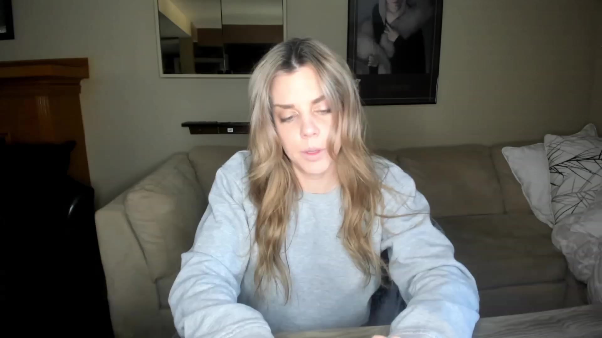 Gallery image thumbnail from Auvrielle's myfreecams stream on, 04/02/2023, 18:53 image 16 of 20