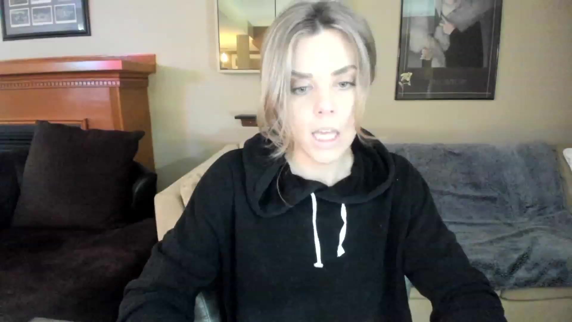 Gallery image thumbnail from Auvrielle's myfreecams stream on, 04/03/2023, 16:35 image 10 of 20