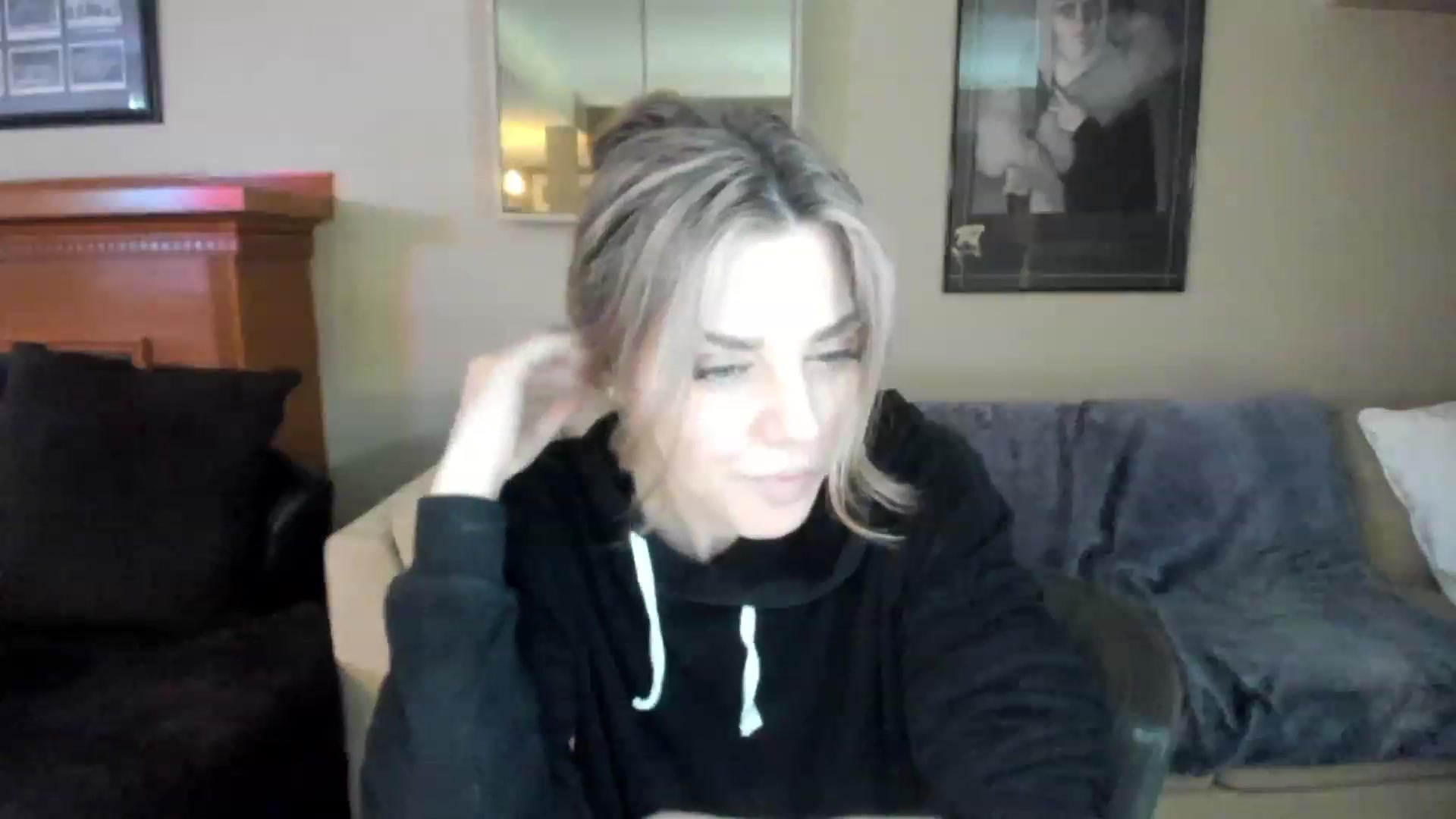 Gallery image thumbnail from Auvrielle's myfreecams stream on, 04/03/2023, 16:35 image 20 of 20