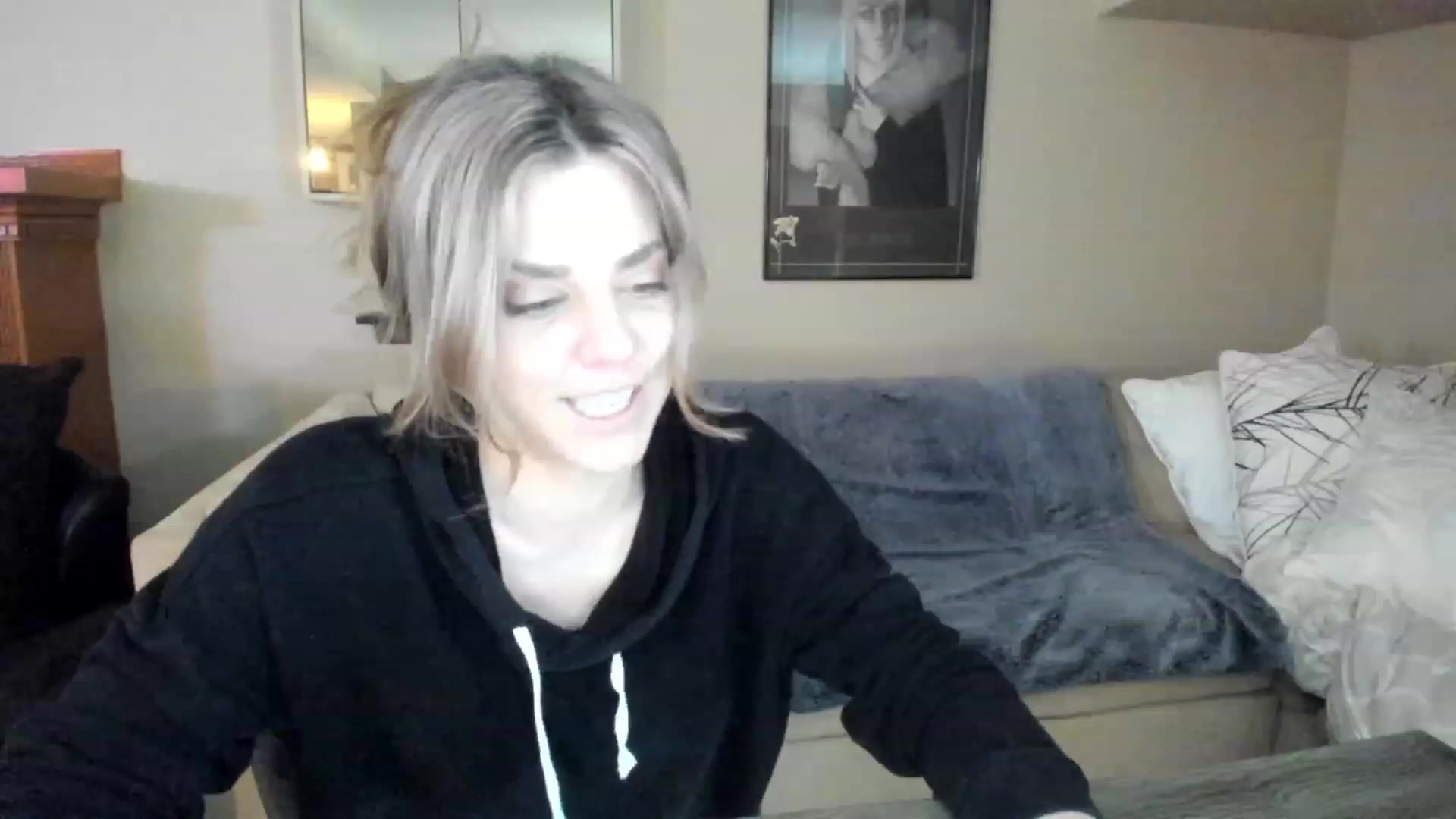 Gallery image thumbnail from Auvrielle's myfreecams stream on, 04/03/2023, 16:35 image 1 of 20