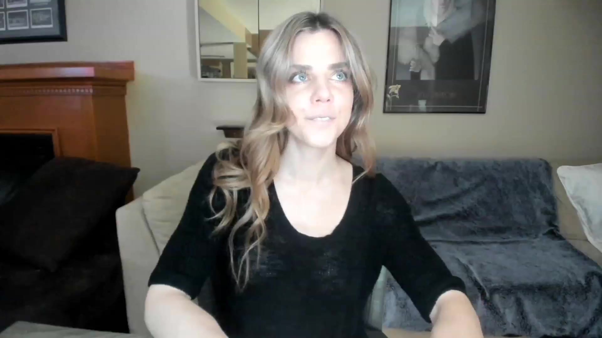 Gallery image thumbnail from Auvrielle's myfreecams stream on, 04/08/2023, 15:31 image 17 of 20
