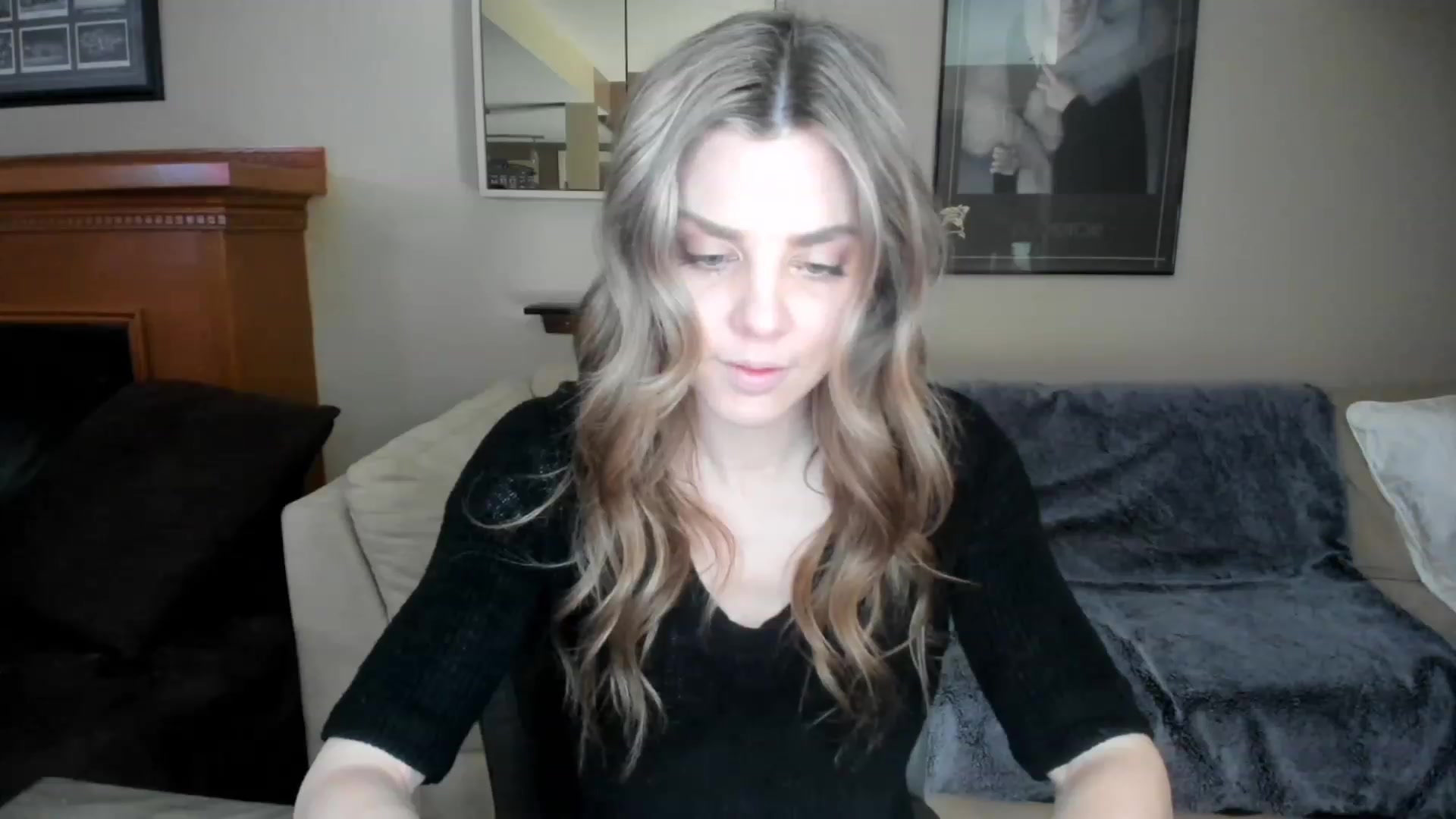 Gallery image thumbnail from Auvrielle's myfreecams stream on, 04/08/2023, 15:31 image 9 of 20
