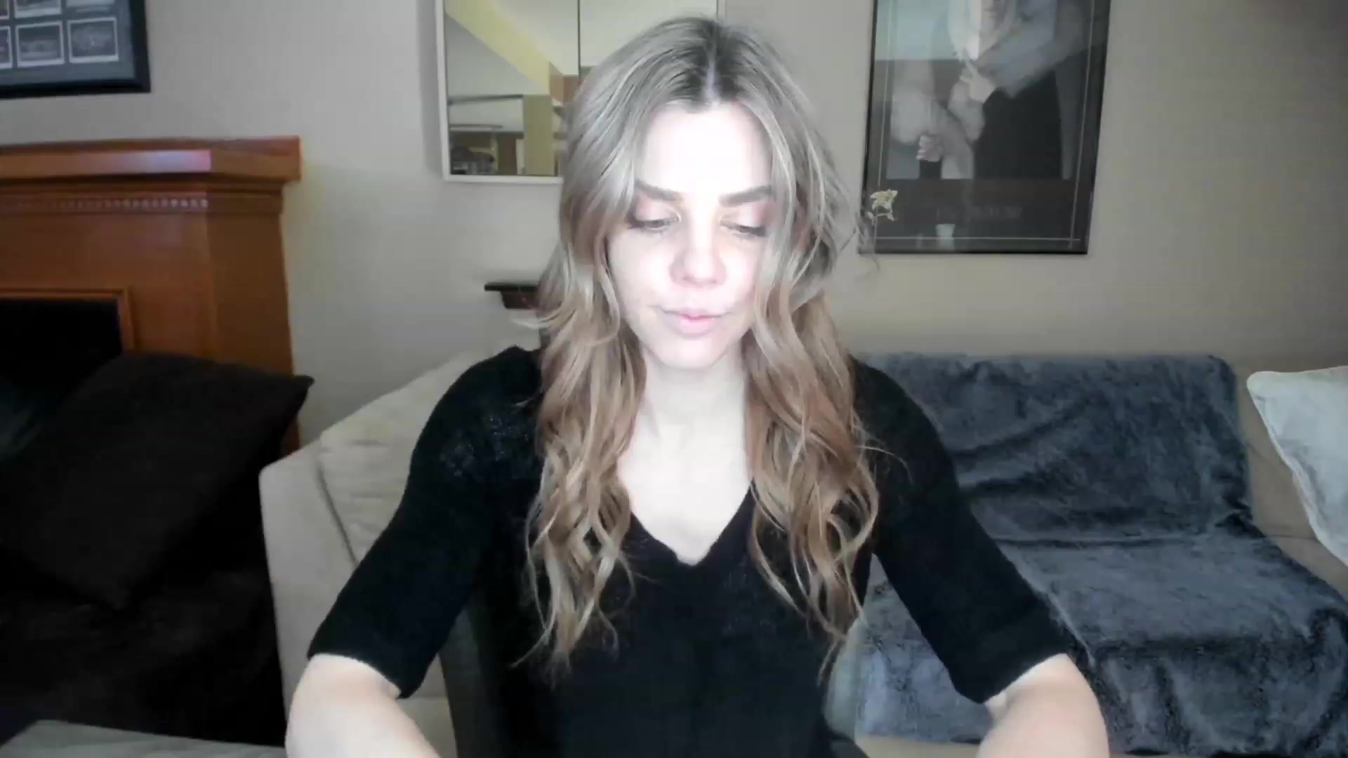 Gallery image thumbnail from Auvrielle's myfreecams stream on, 04/08/2023, 15:31 image 5 of 20