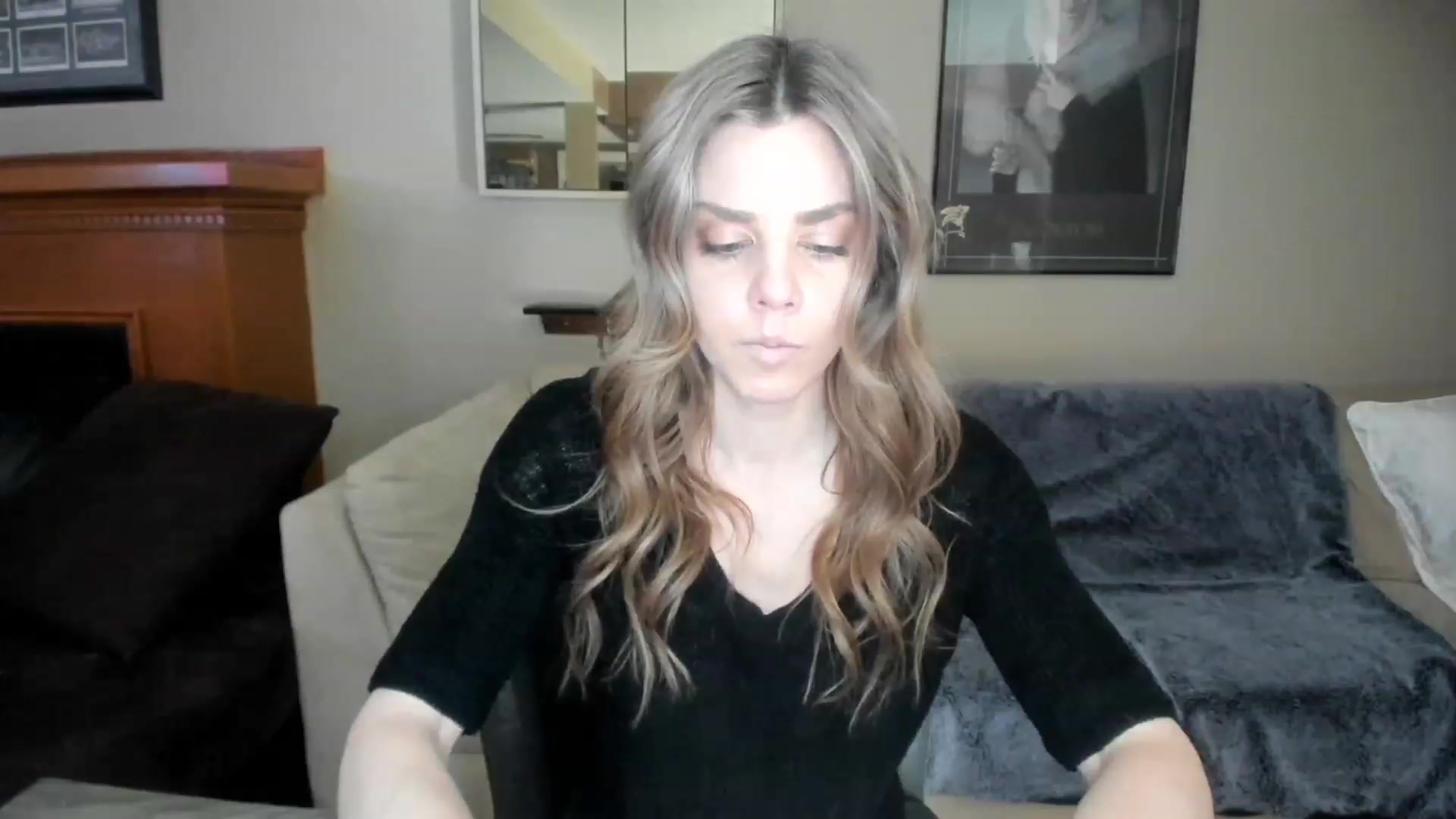 Gallery image thumbnail from Auvrielle's myfreecams stream on, 04/08/2023, 15:31 image 10 of 20