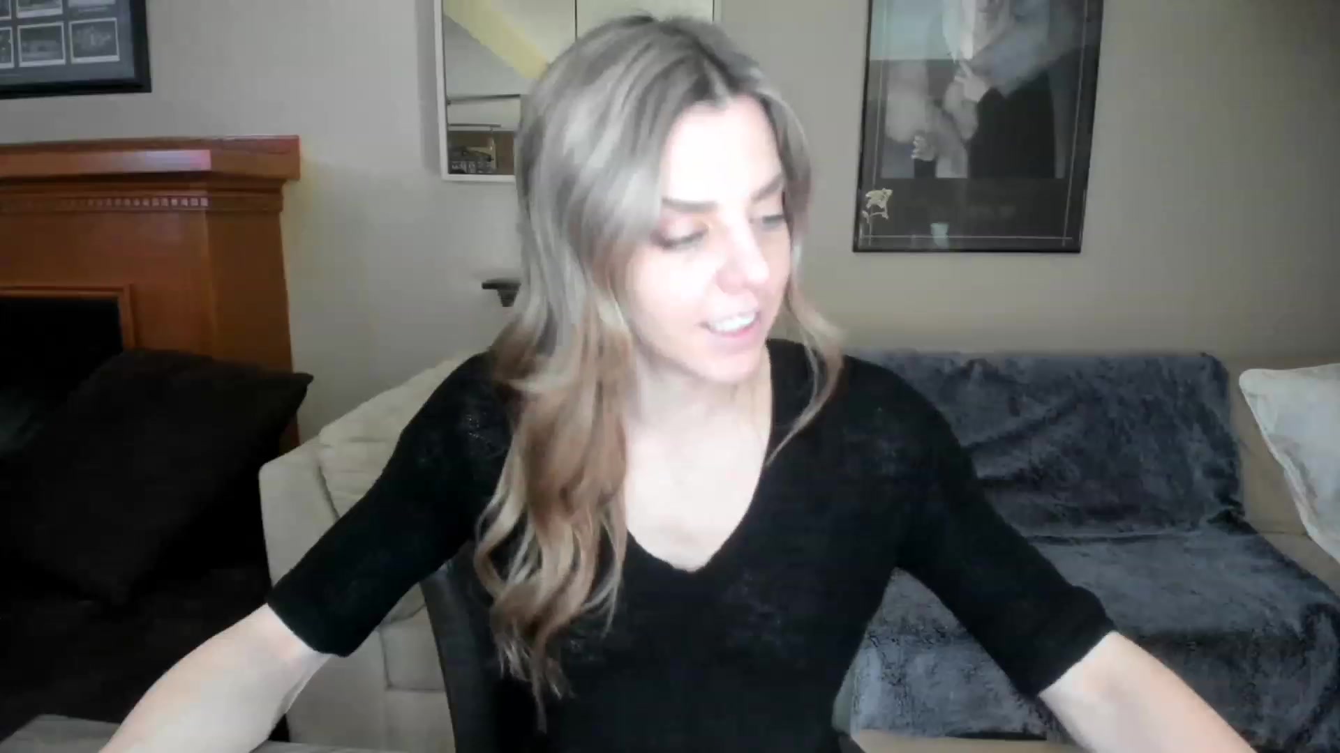 Gallery image thumbnail from Auvrielle's myfreecams stream on, 04/08/2023, 15:31 image 12 of 20