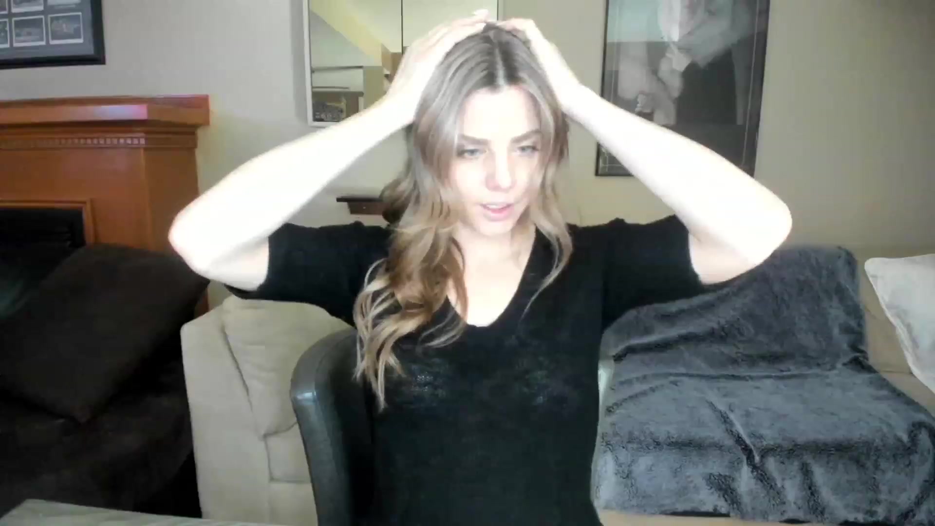 Gallery image thumbnail from Auvrielle's myfreecams stream on, 04/08/2023, 15:31 image 13 of 20