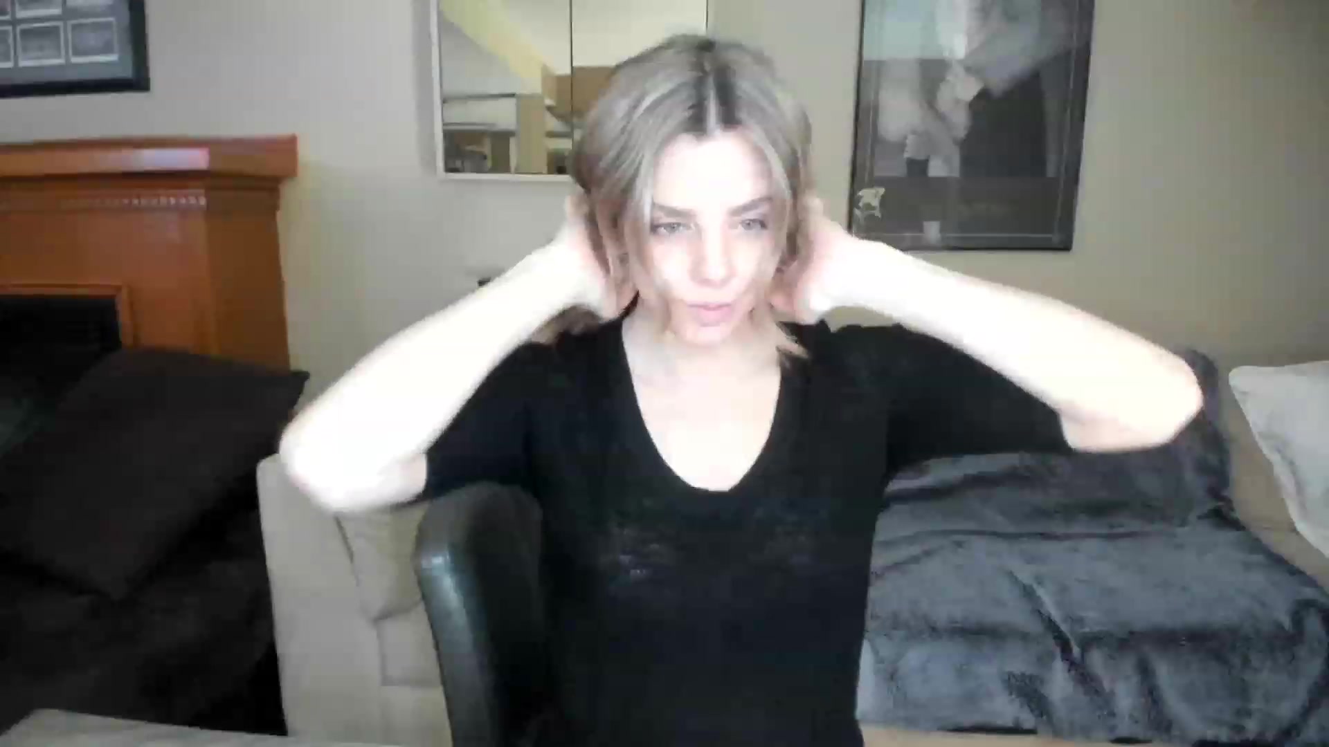 Gallery image thumbnail from Auvrielle's myfreecams stream on, 04/08/2023, 15:31 image 14 of 20