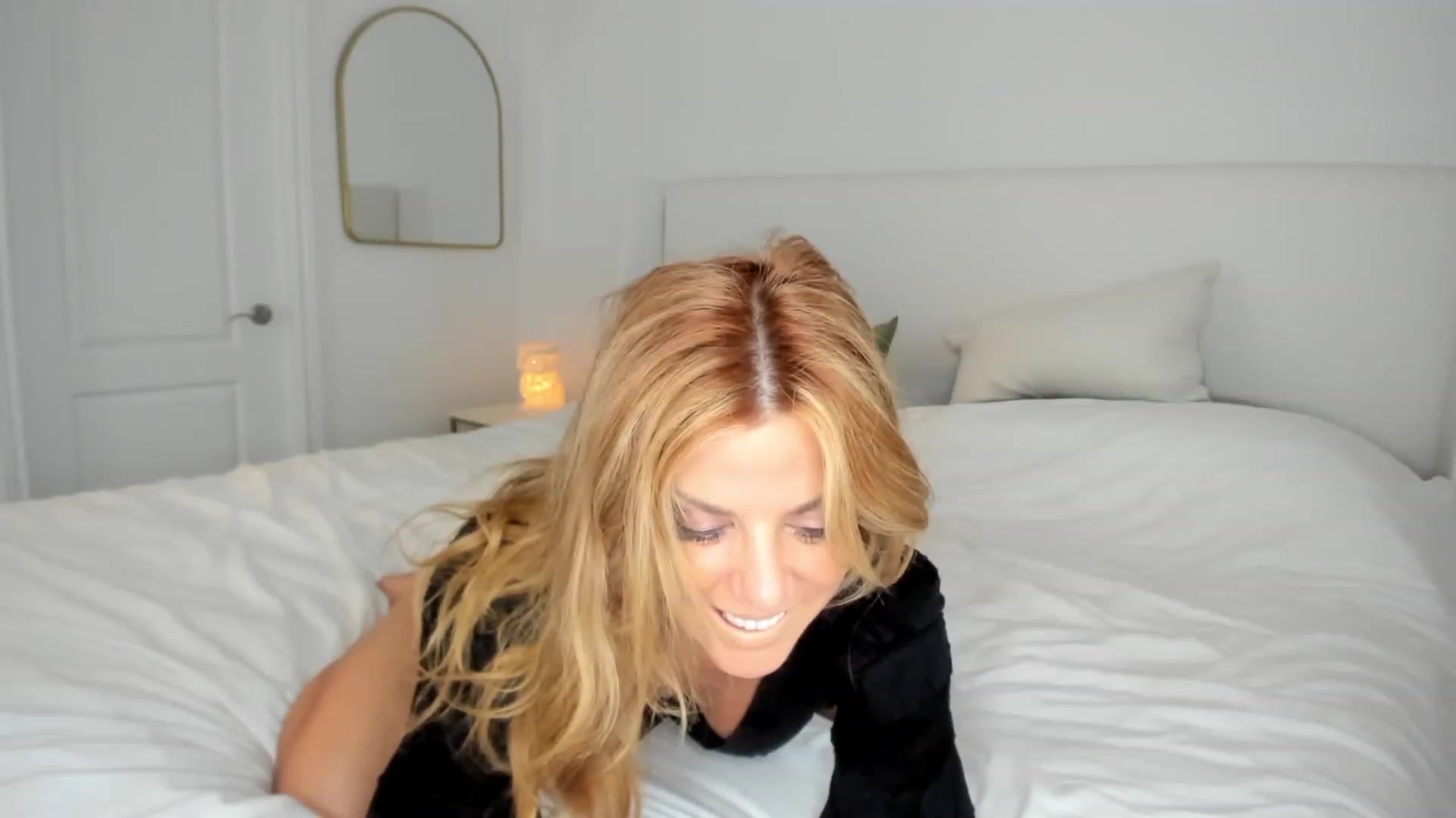 Gallery image thumbnail from Auvrielle's myfreecams stream on, 06/26/2023, 14:52 image 18 of 20