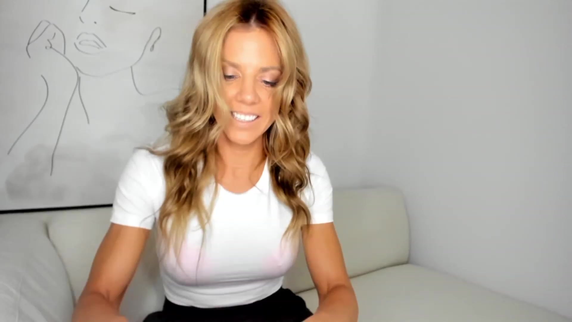 Gallery image thumbnail from Auvrielle's myfreecams stream on, 07/26/2023, 15:52 image 2 of 20