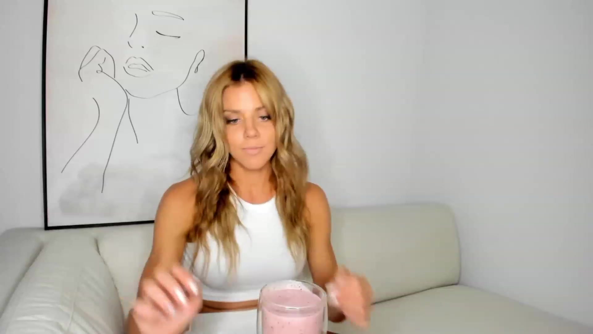 Gallery image thumbnail from Auvrielle's myfreecams stream on, 07/26/2023, 18:43 image 20 of 20