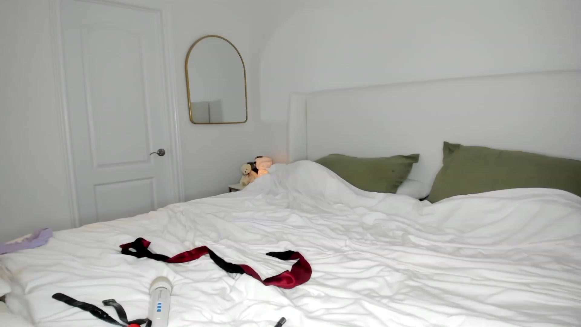 Gallery image thumbnail from Auvrielle's myfreecams stream on, 08/10/2023, 18:02 image 7 of 20