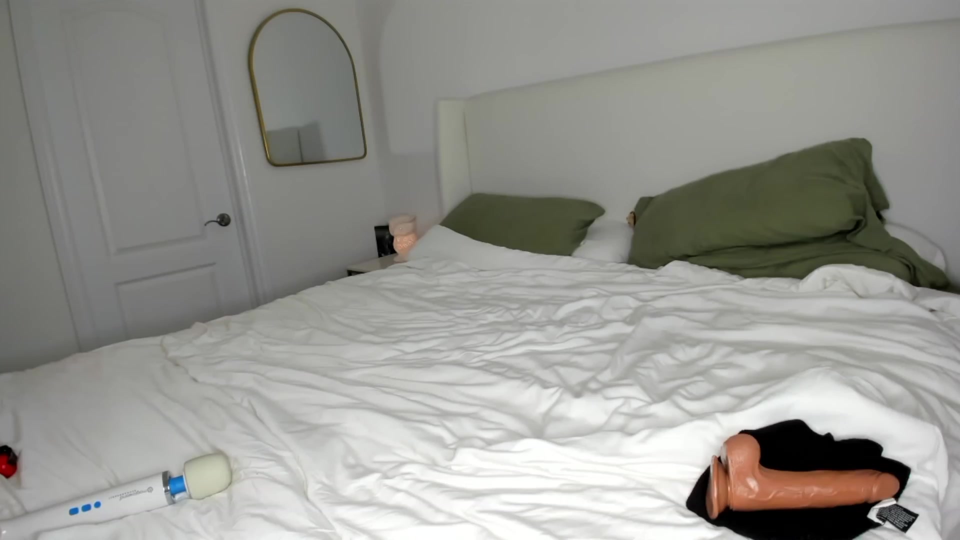 Gallery image thumbnail from Auvrielle's myfreecams stream on, 08/16/2023, 19:09 image 6 of 20