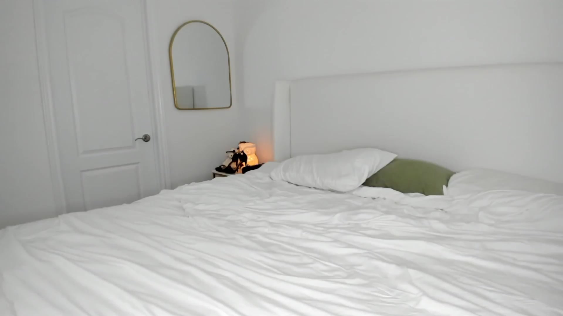 Gallery image thumbnail from Auvrielle's myfreecams stream on, 09/18/2023, 17:12 image 12 of 20