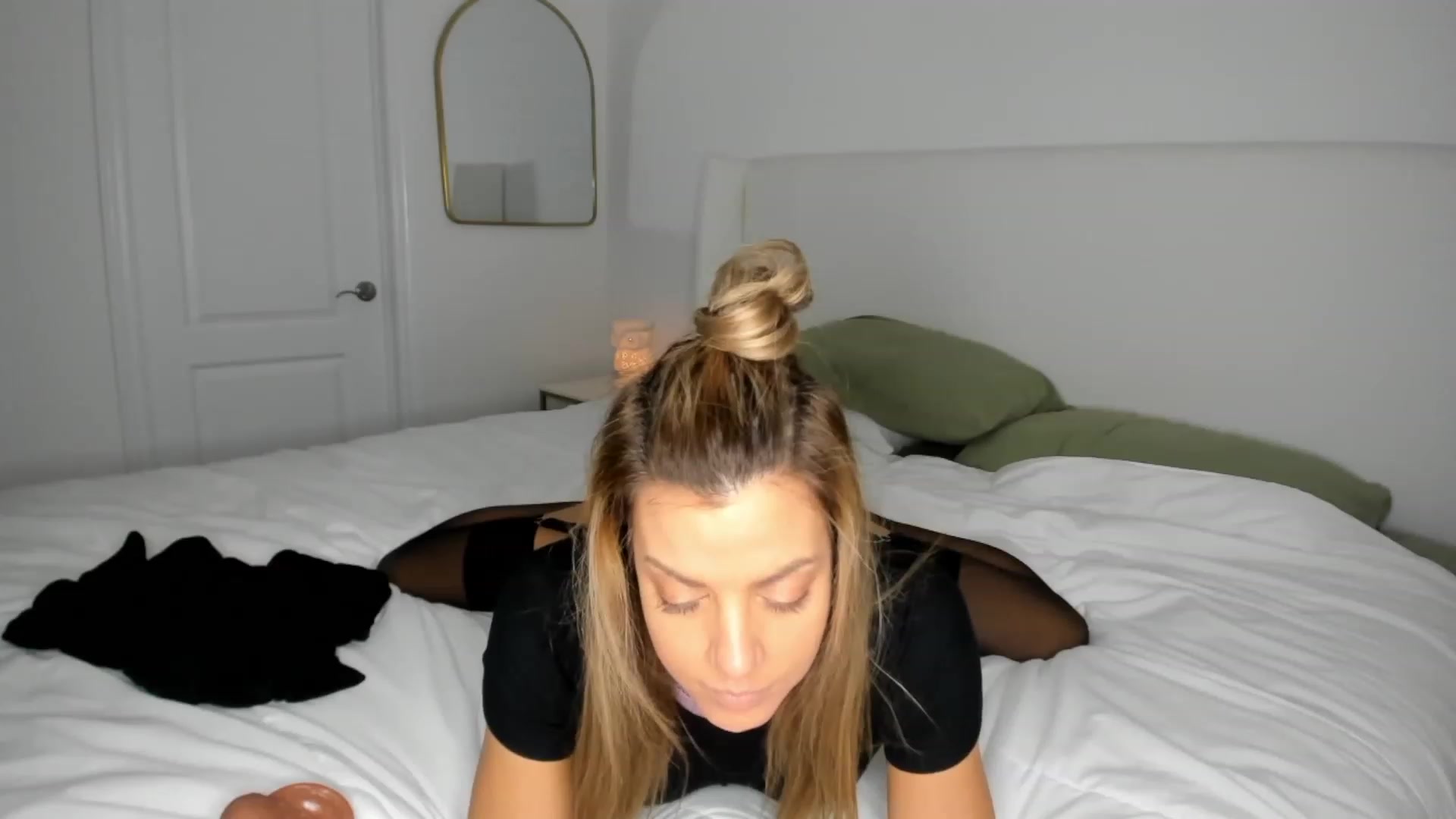 Gallery image thumbnail from Auvrielle's myfreecams stream on, 09/25/2023, 18:48 image 9 of 20