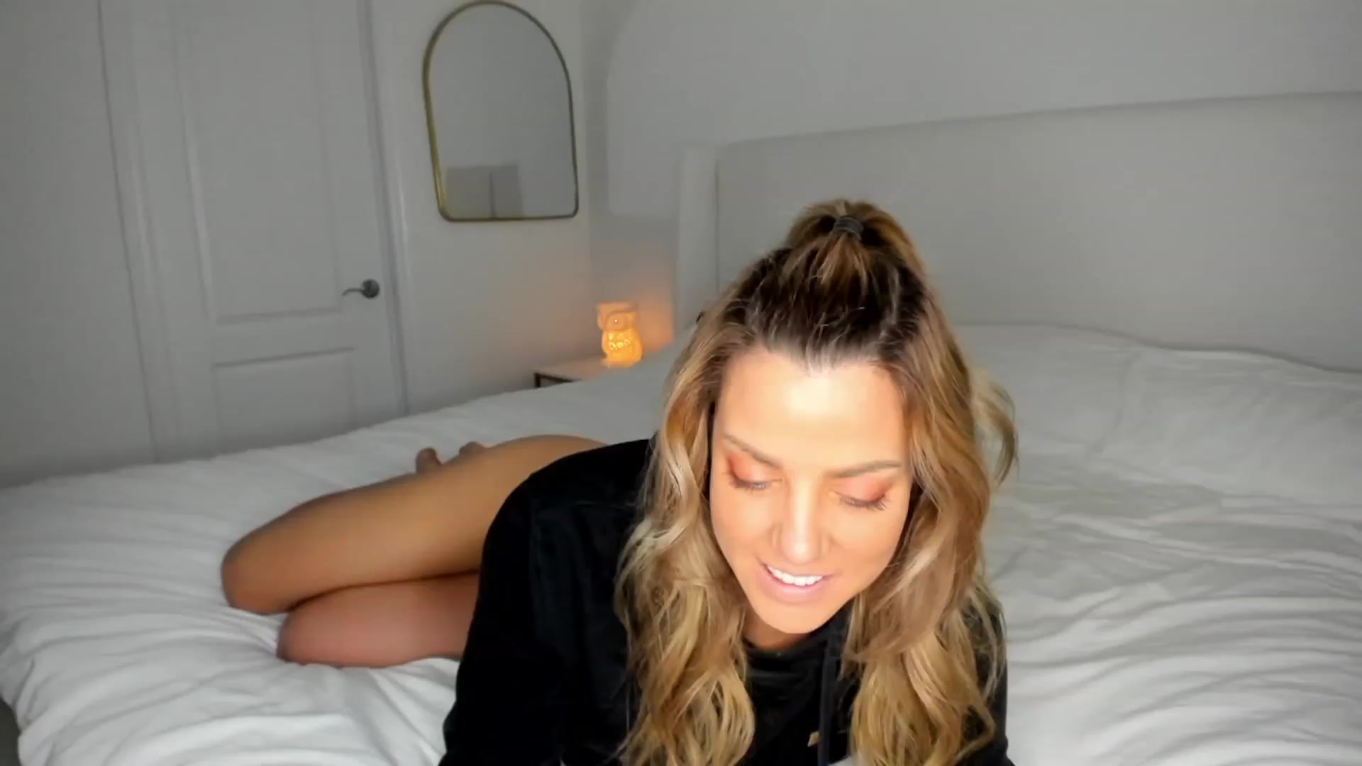 Gallery image thumbnail from Auvrielle's myfreecams stream on, 10/05/2023, 16:50 image 1 of 20