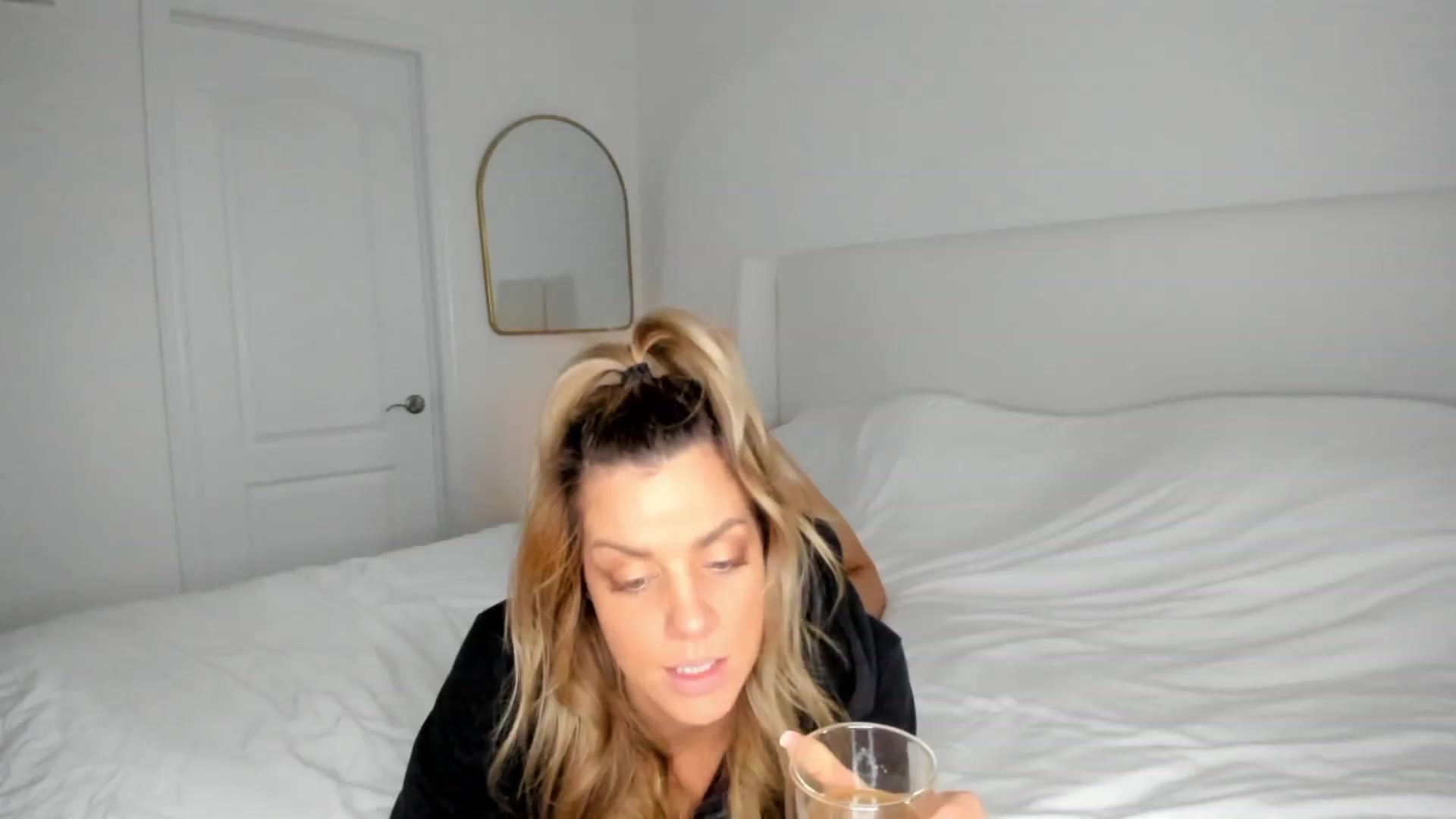 Gallery image thumbnail from Auvrielle's myfreecams stream on, 10/10/2023, 17:51 image 1 of 20