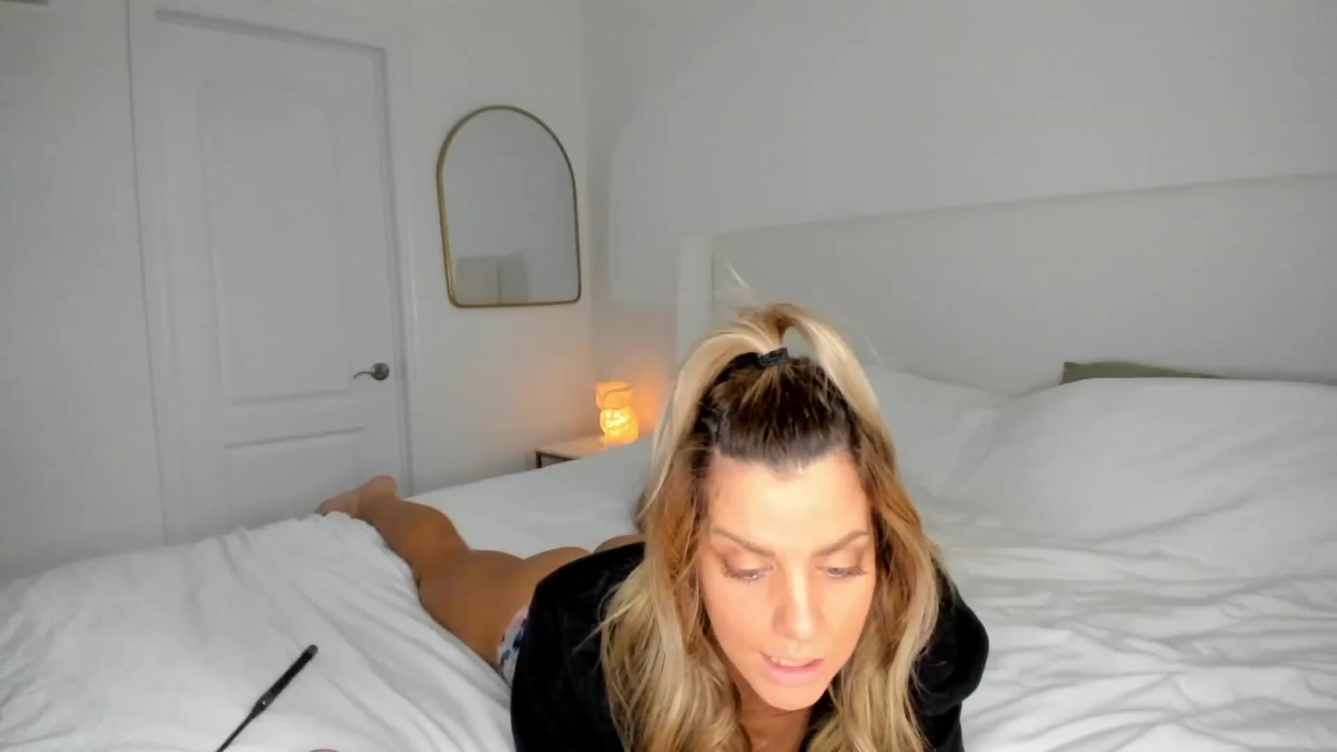 Gallery image thumbnail from Auvrielle's myfreecams stream on, 10/10/2023, 17:51 image 9 of 20