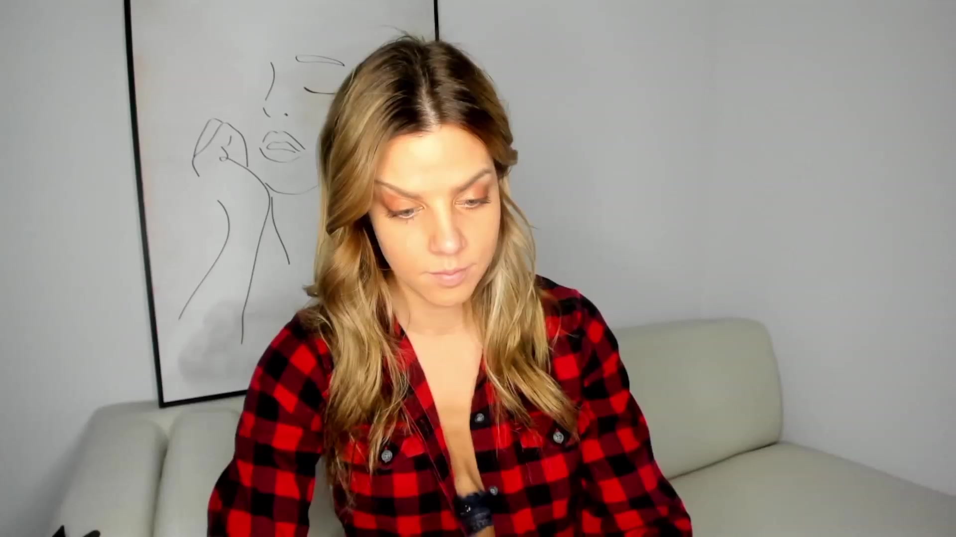 Gallery image thumbnail from Auvrielle's myfreecams stream on, 10/17/2023, 16:14 image 17 of 20