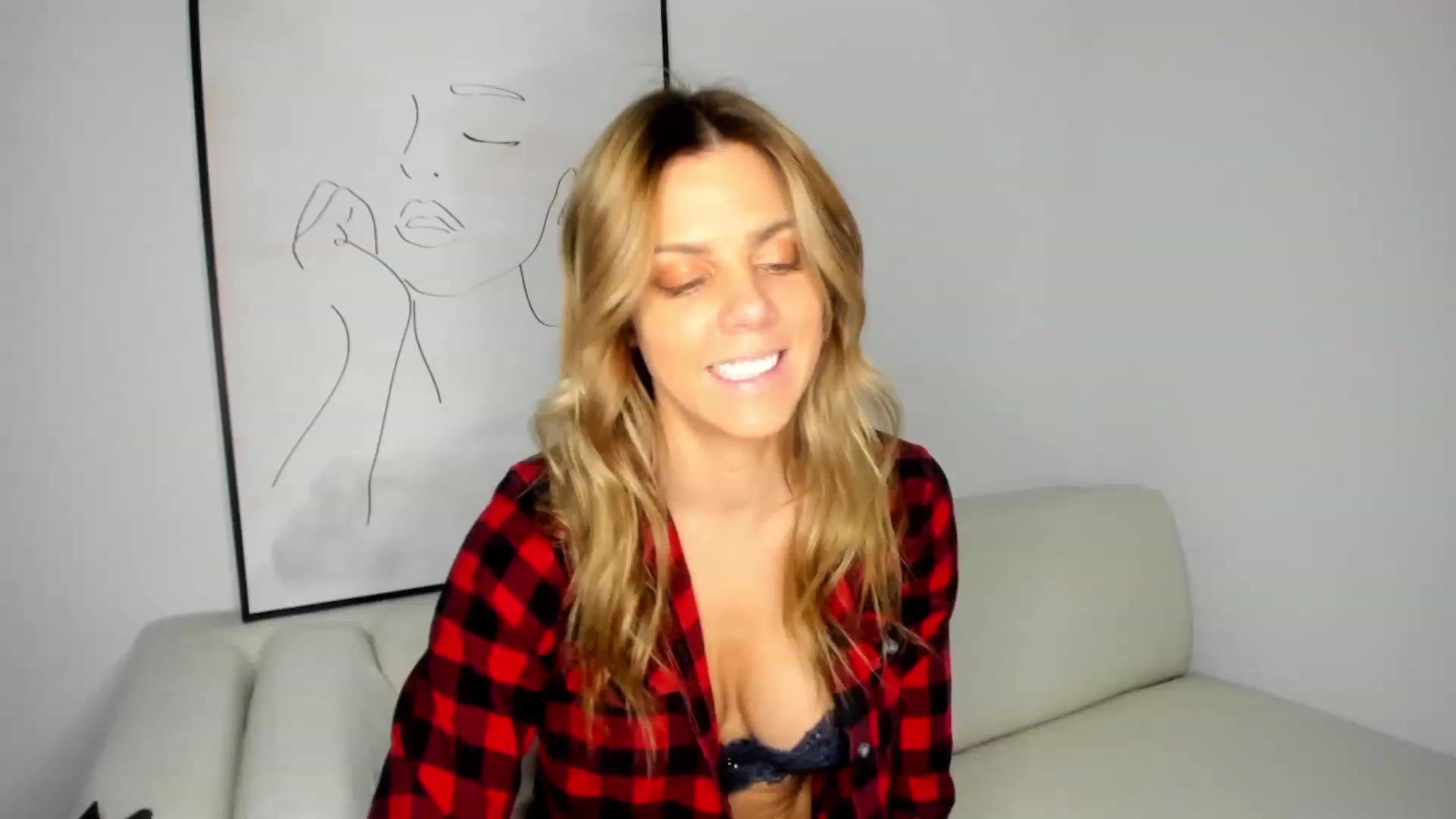 Gallery image thumbnail from Auvrielle's myfreecams stream on, 10/17/2023, 16:14 image 13 of 20
