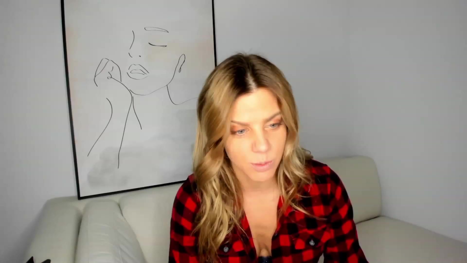 Gallery image thumbnail from Auvrielle's myfreecams stream on, 10/17/2023, 16:14 image 3 of 20