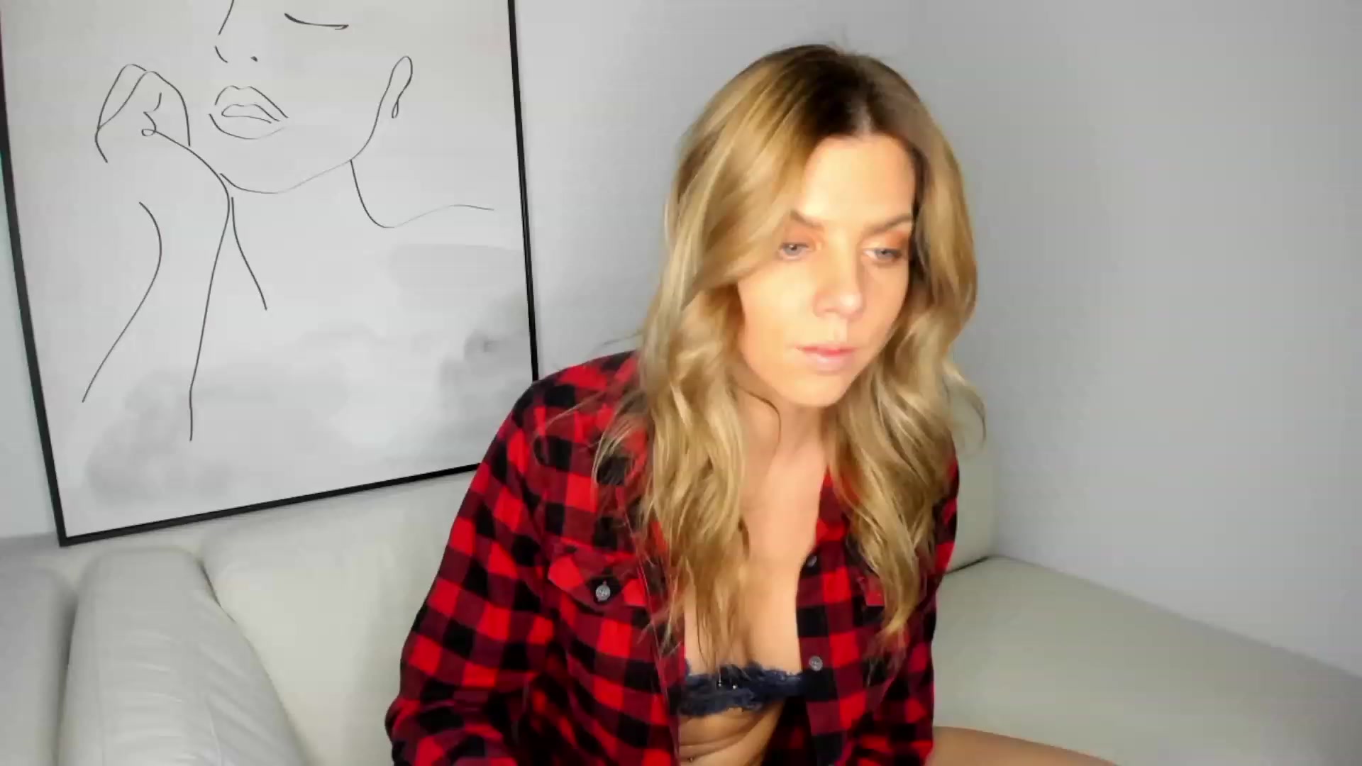 Gallery image thumbnail from Auvrielle's myfreecams stream on, 10/17/2023, 17:13 image 2 of 20