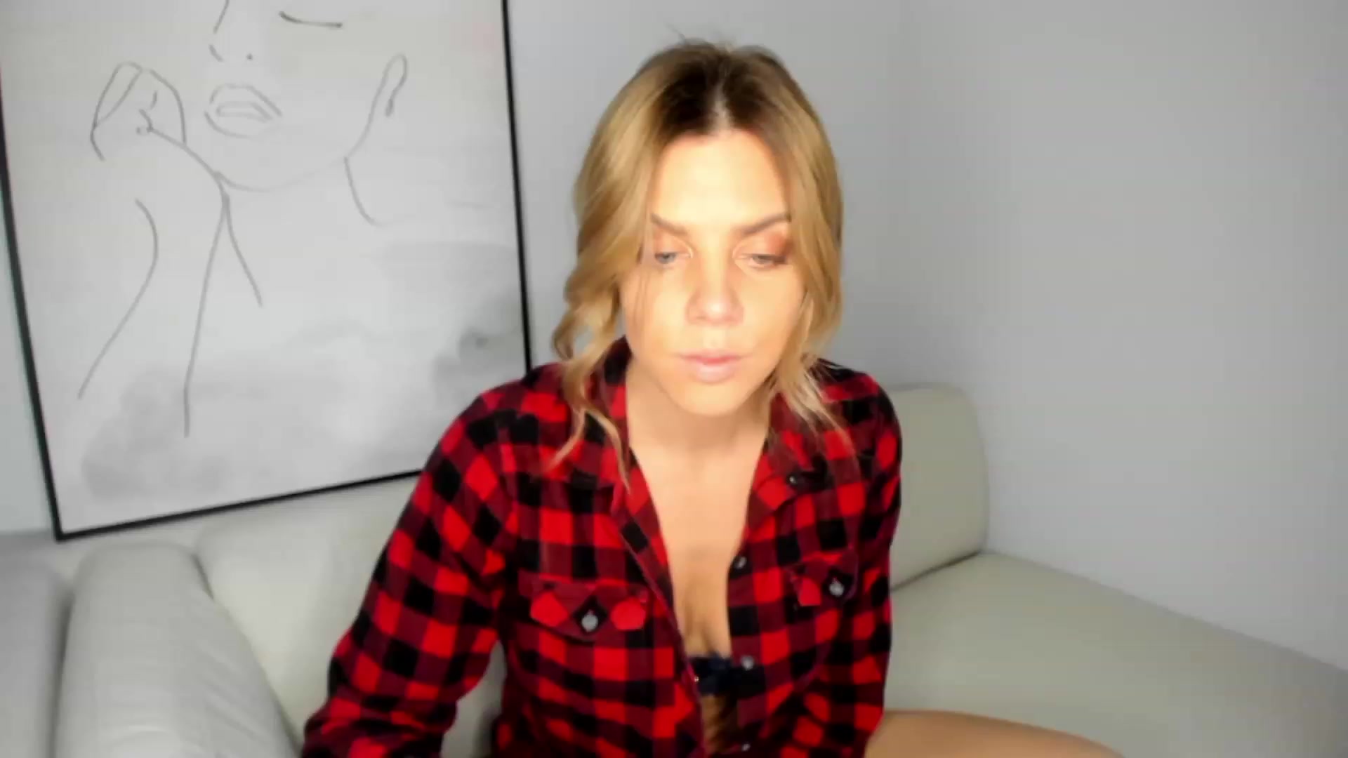 Gallery image thumbnail from Auvrielle's myfreecams stream on, 10/17/2023, 17:13 image 12 of 20