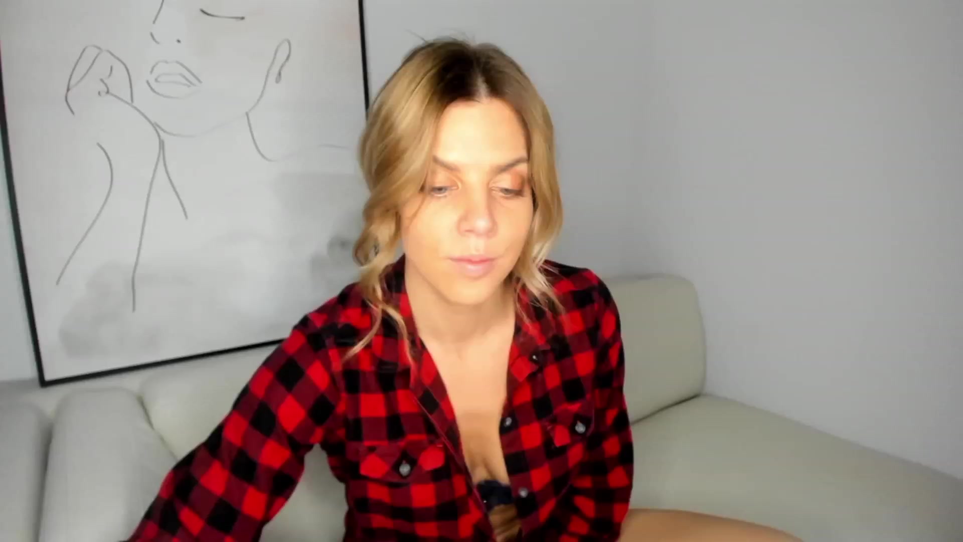 Gallery image thumbnail from Auvrielle's myfreecams stream on, 10/17/2023, 17:13 image 16 of 20
