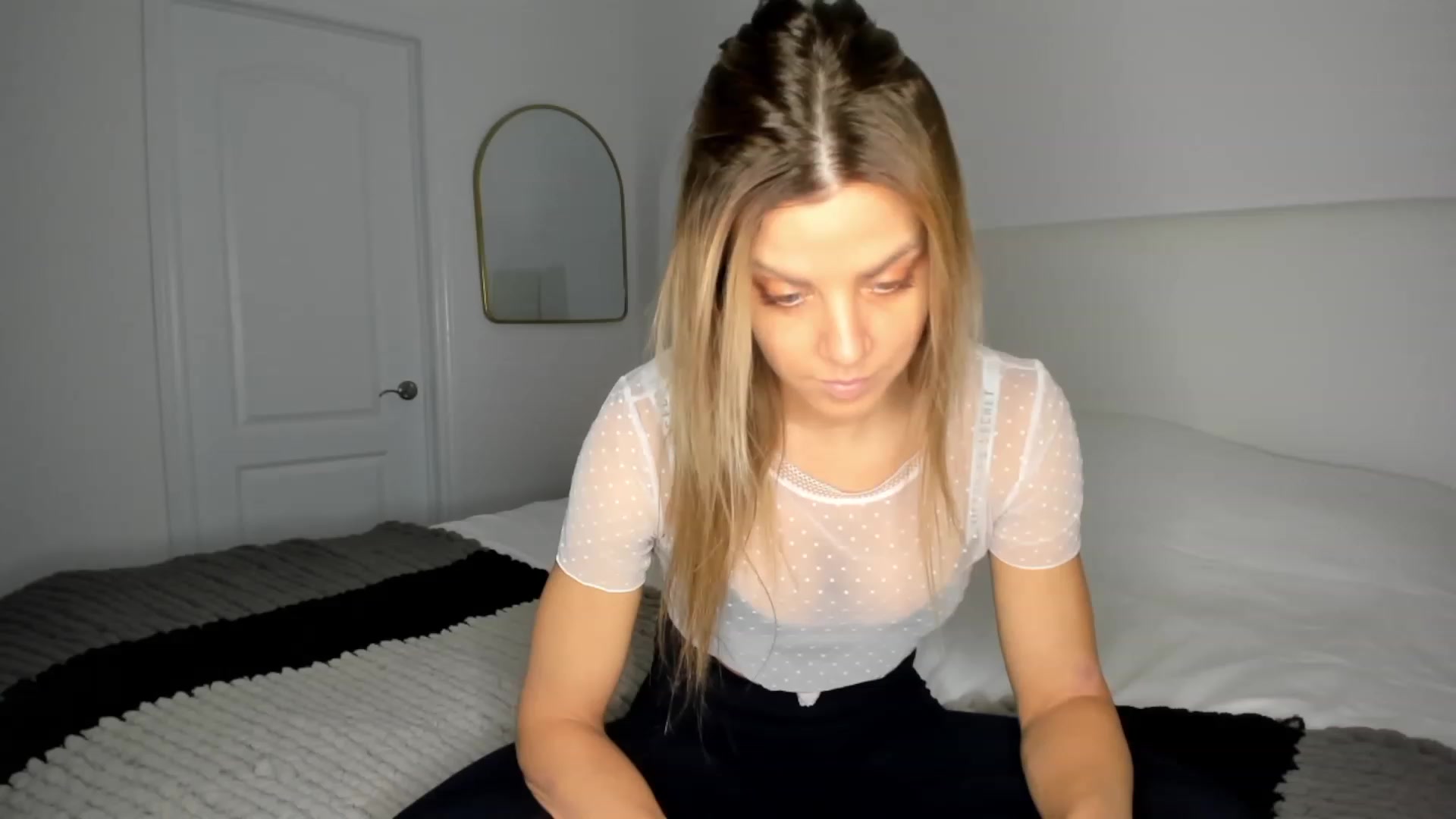 Gallery image thumbnail from Auvrielle's myfreecams stream on, 10/18/2023, 17:08 image 2 of 20