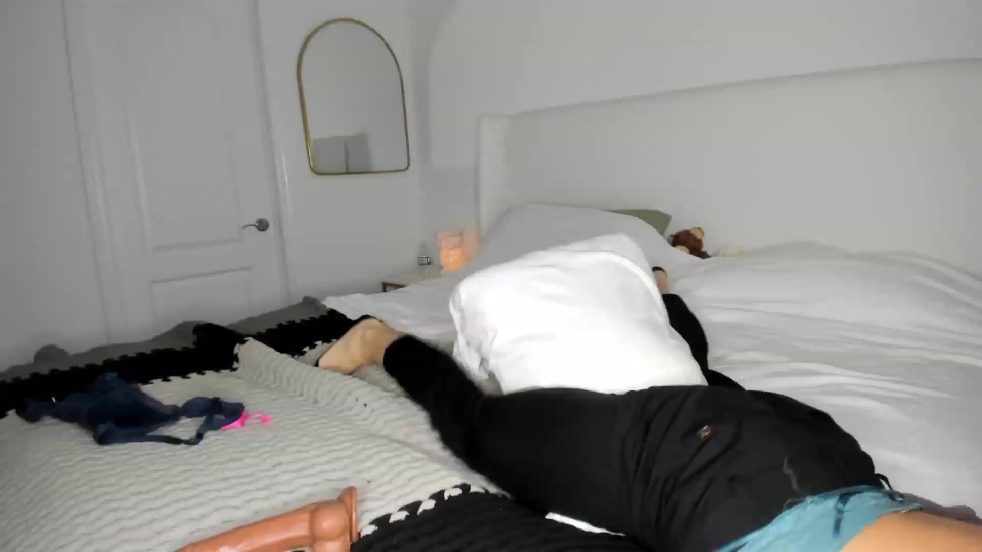 Gallery image thumbnail from Auvrielle's myfreecams stream on, 11/07/2023, 19:15 image 4 of 20