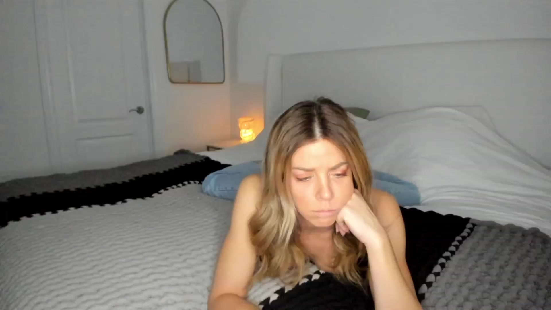 Gallery image thumbnail from Auvrielle's myfreecams stream on, 11/08/2023, 16:54 image 12 of 20