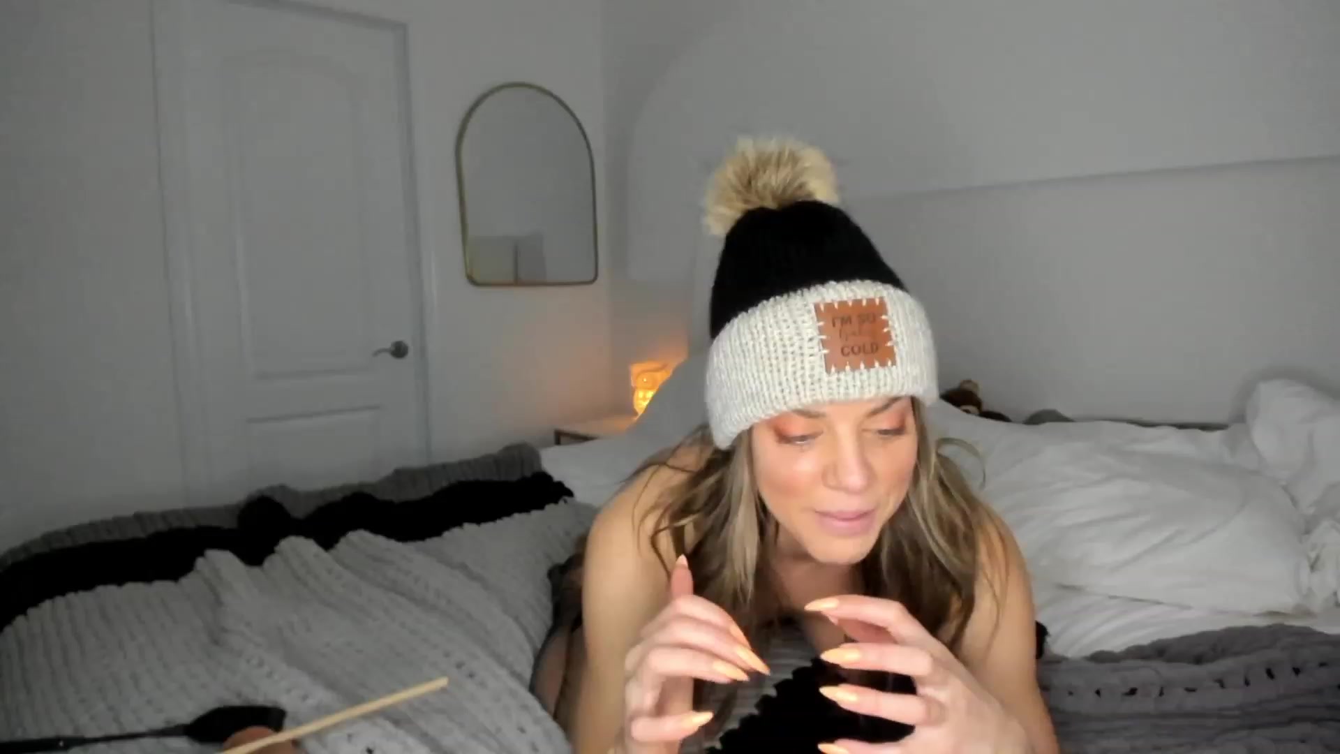 Gallery image thumbnail from Auvrielle's myfreecams stream on, 11/29/2023, 19:05 image 15 of 20