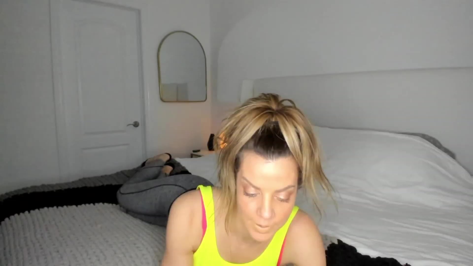 Gallery image thumbnail from Auvrielle's myfreecams stream on, 12/26/2023, 20:27 image 2 of 20