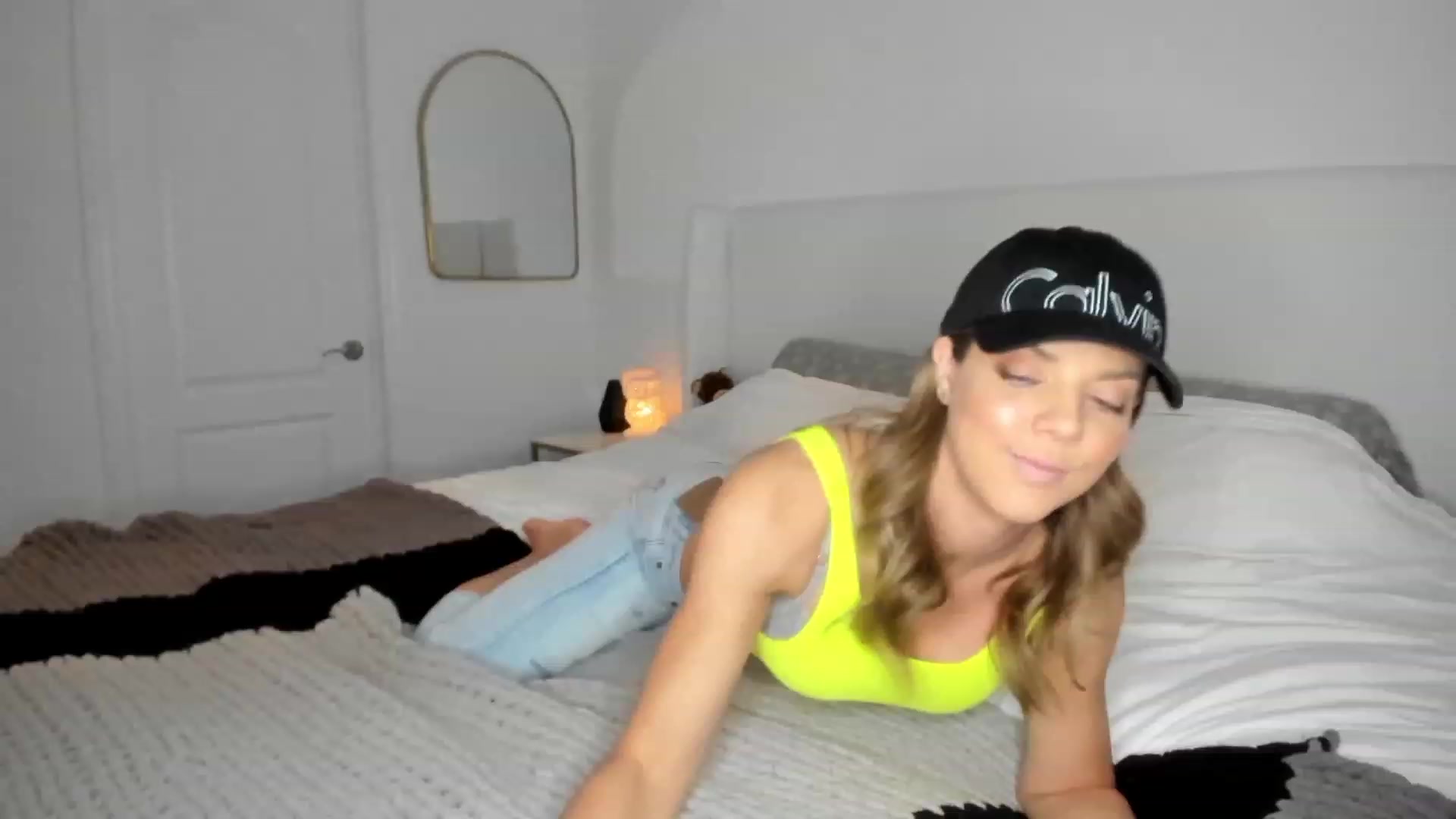 Gallery image thumbnail from Auvrielle's myfreecams stream on, 01/31/2024, 20:45 image 3 of 20