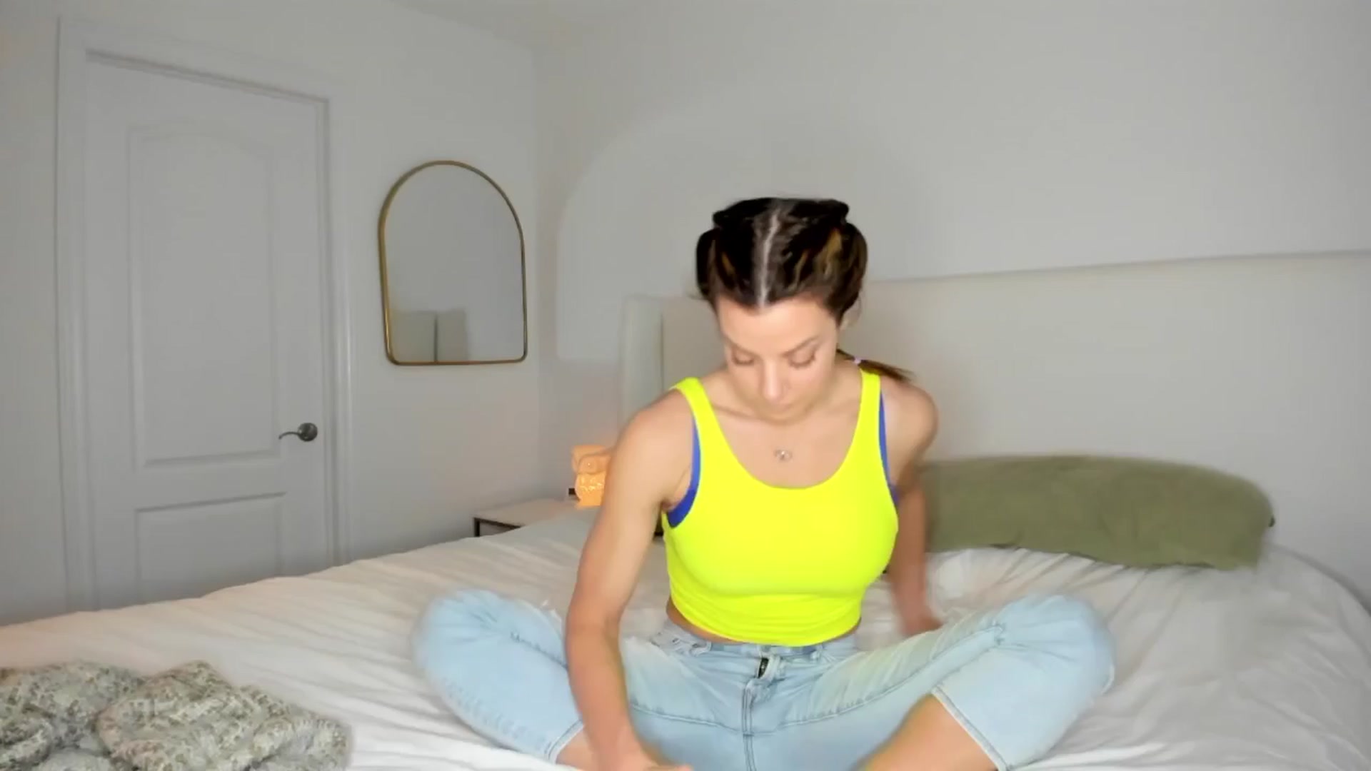 Gallery image thumbnail from Auvrielle's myfreecams stream on, 04/09/2024, 18:09 image 4 of 20