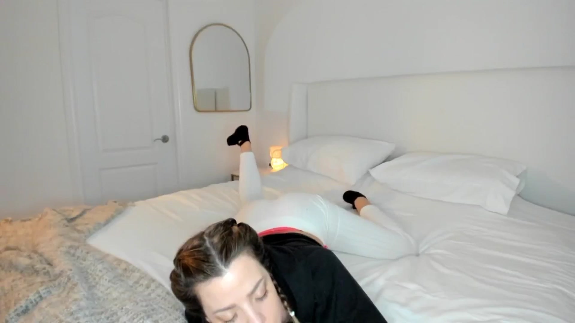 Gallery image thumbnail from Auvrielle's myfreecams stream on, 04/18/2024, 16:30 image 6 of 20
