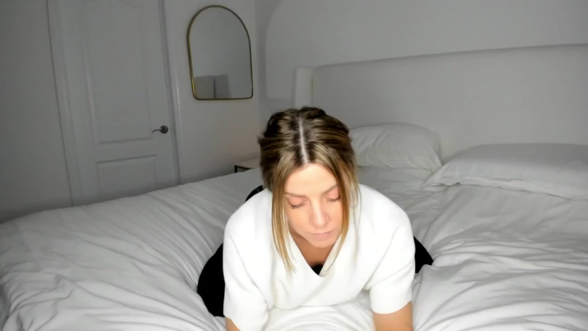 Gallery image thumbnail from Auvrielle's myfreecams stream on, 05/08/2024, 18:58 image 2 of 20