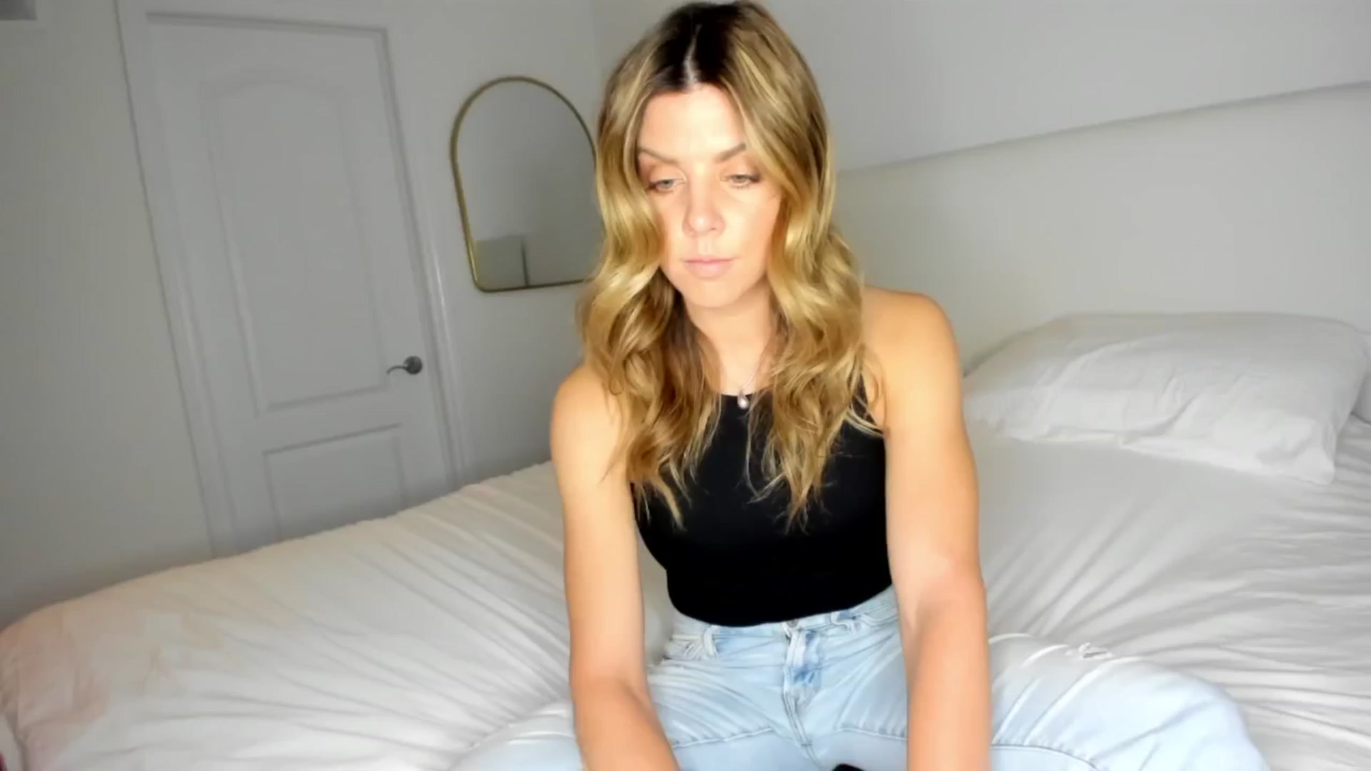 Gallery image thumbnail from Auvrielle's myfreecams stream on, 06/03/2024, 15:45 image 3 of 20