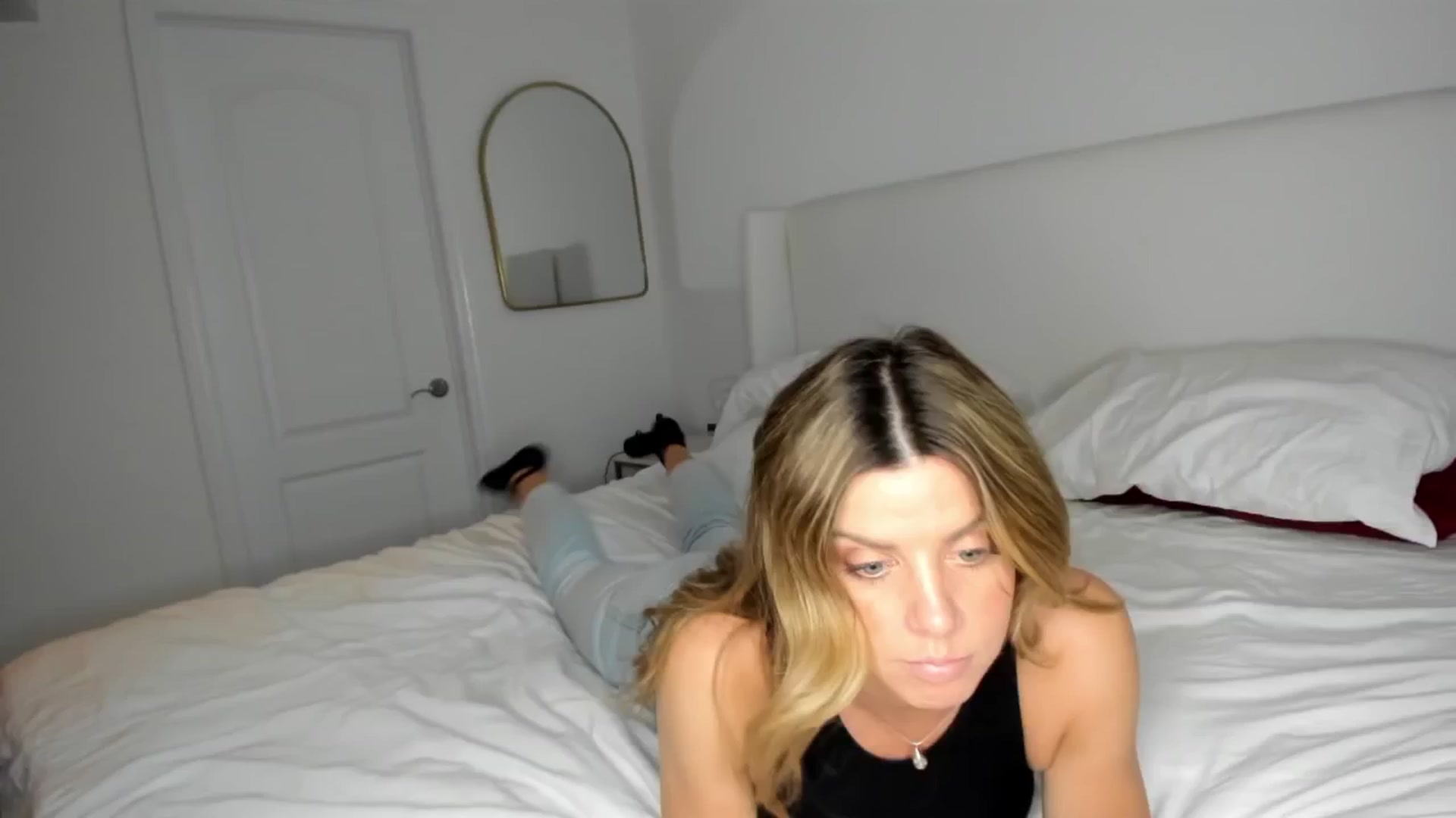 Gallery image thumbnail from Auvrielle's myfreecams stream on, 06/03/2024, 17:43 image 4 of 20