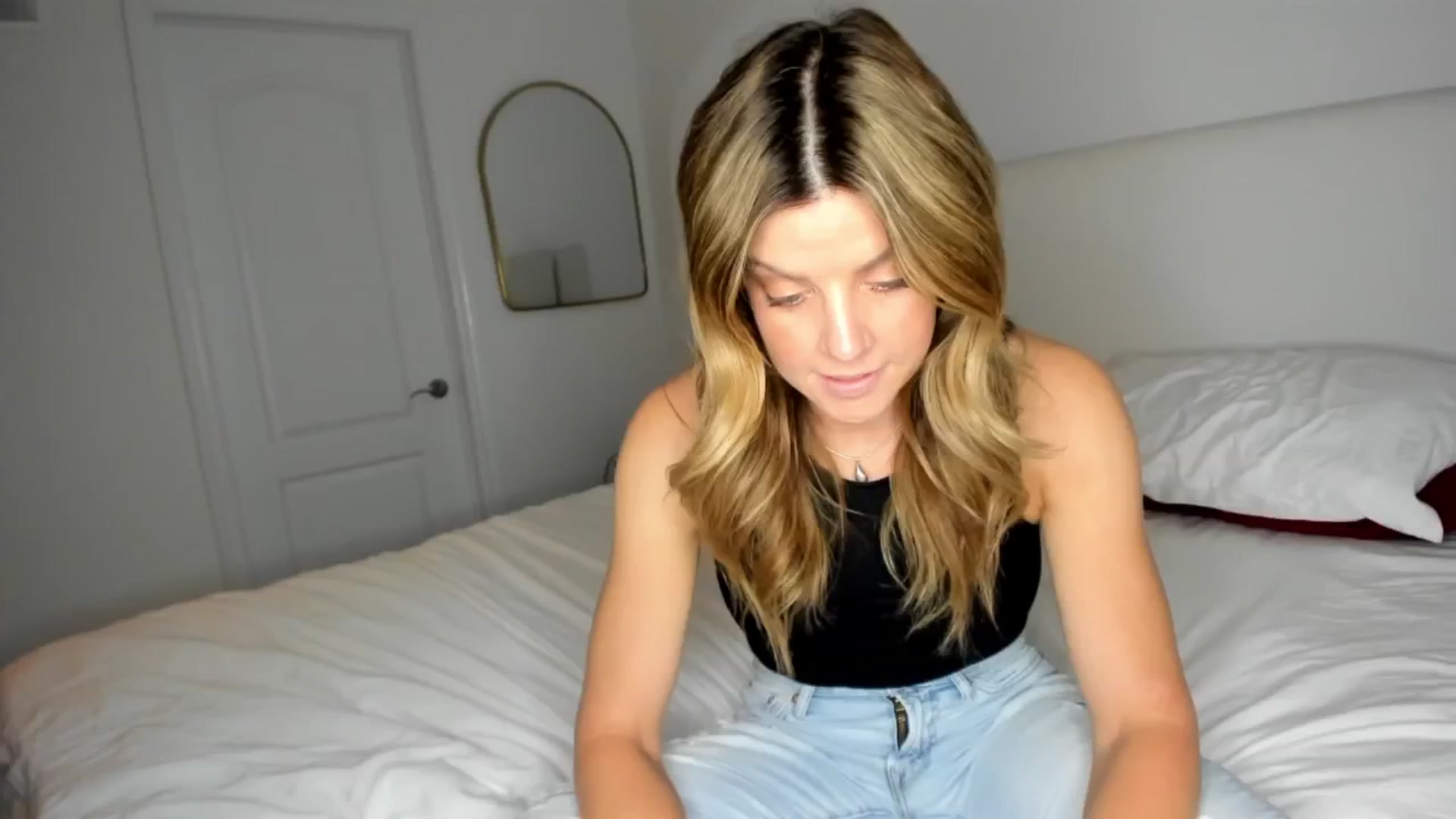 Gallery image thumbnail from Auvrielle's myfreecams stream on, 06/03/2024, 17:43 image 15 of 20